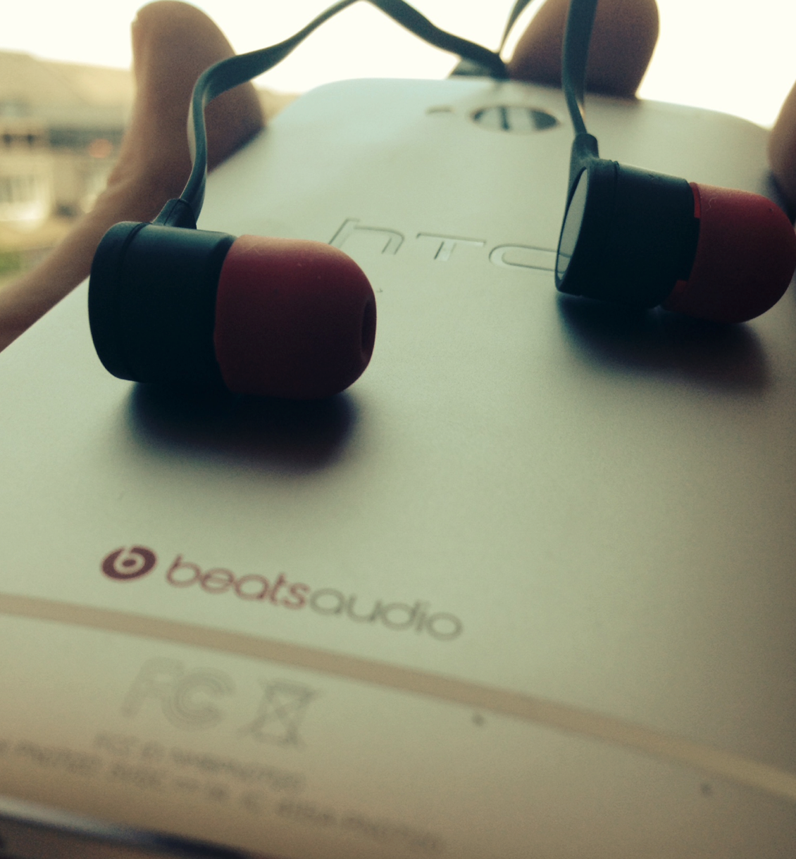 HTC-One-GPE-BeatsAudio-01