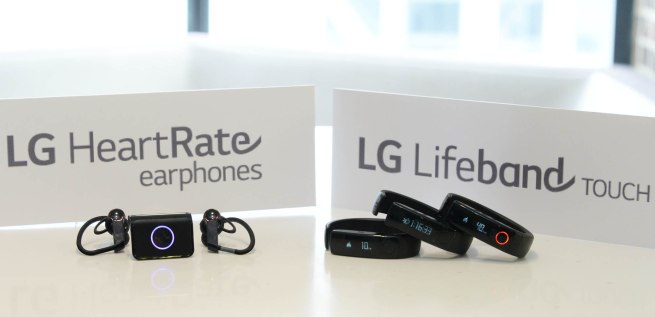 LG+Lifeband+Touch+and+Heart+Rate+Earphones%5B20140513144509073%5D