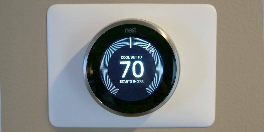 Nest thermostat and temperature sensors show a nearly 20 degree difference  6 feet away from each other? : r/Nest