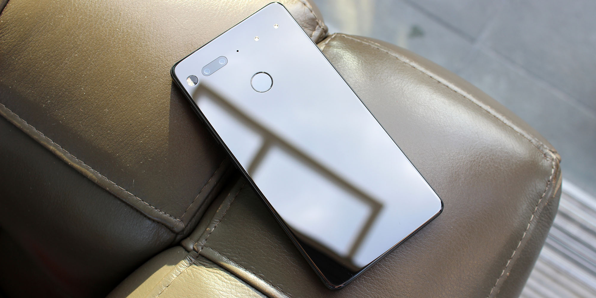 Essential Phone specs: 5.7-inch 'bezel-less' display, Snapdragon