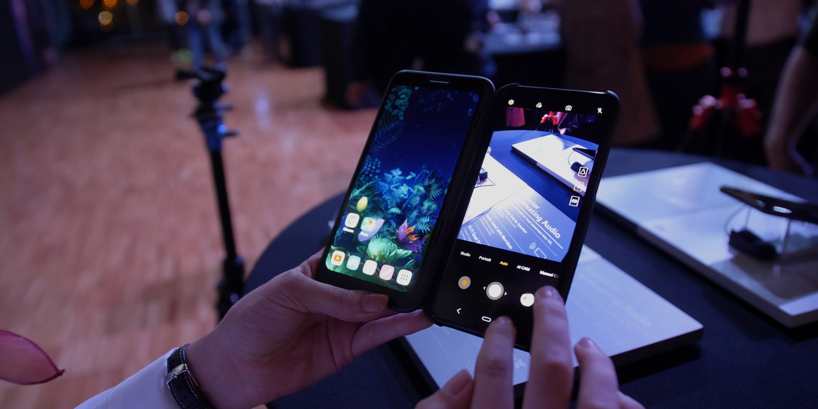 LG V50 ThinQ hands-on