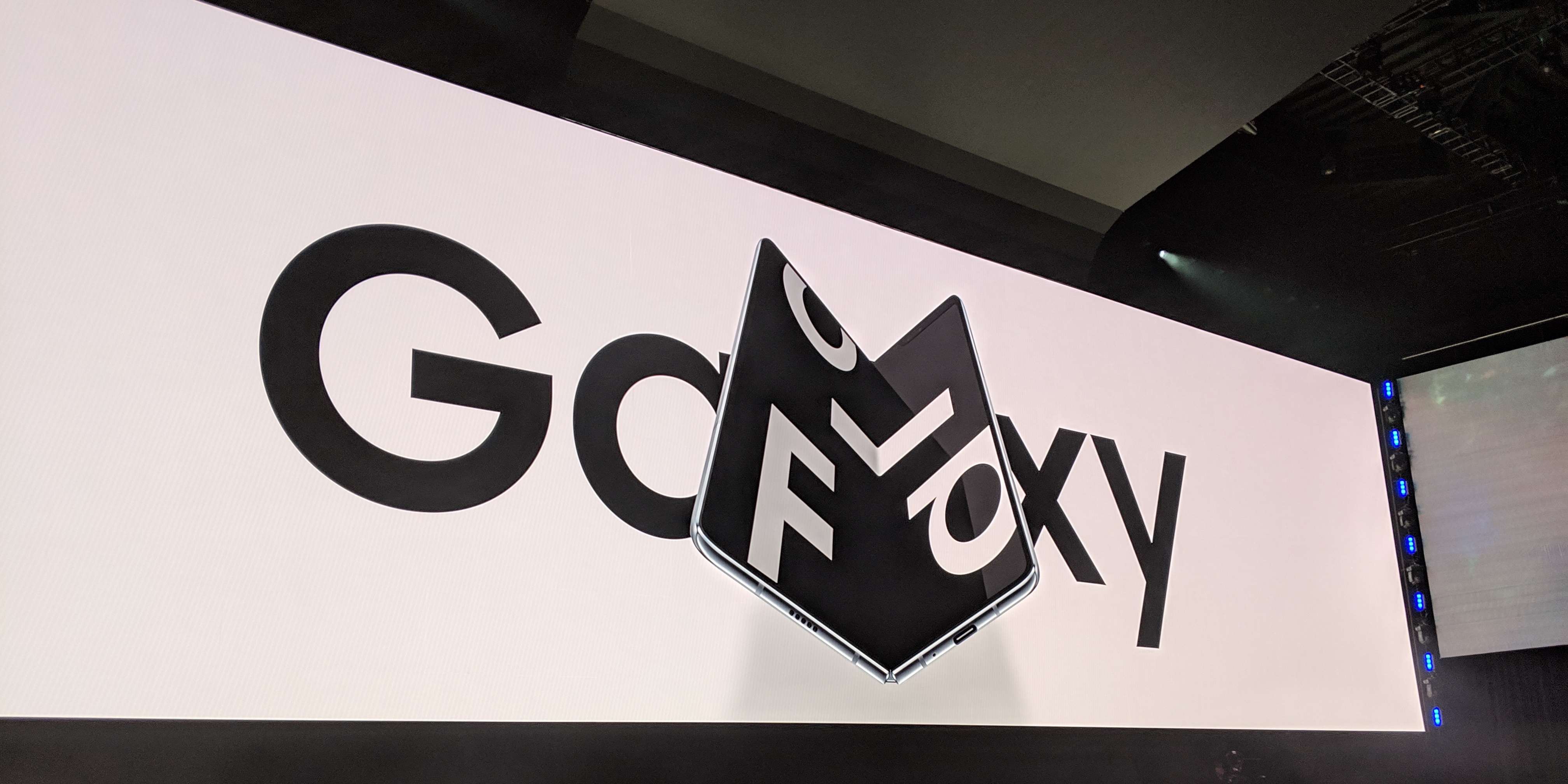 Samsung reveals foldable 'Infinity Flex' display - 9to5Google