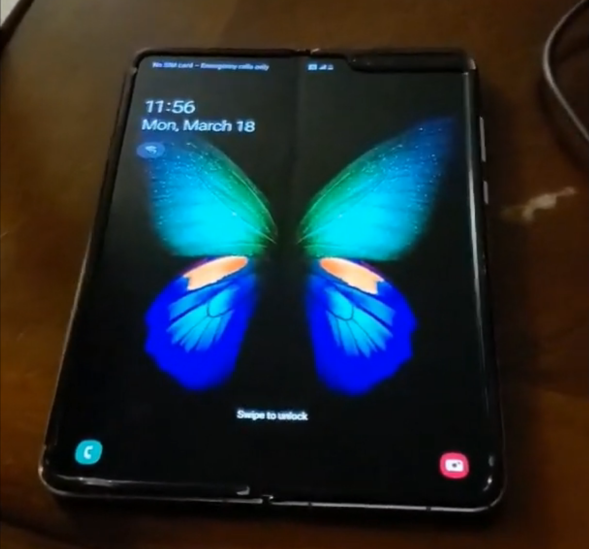 Samsung Galaxy Fold 3 дефект