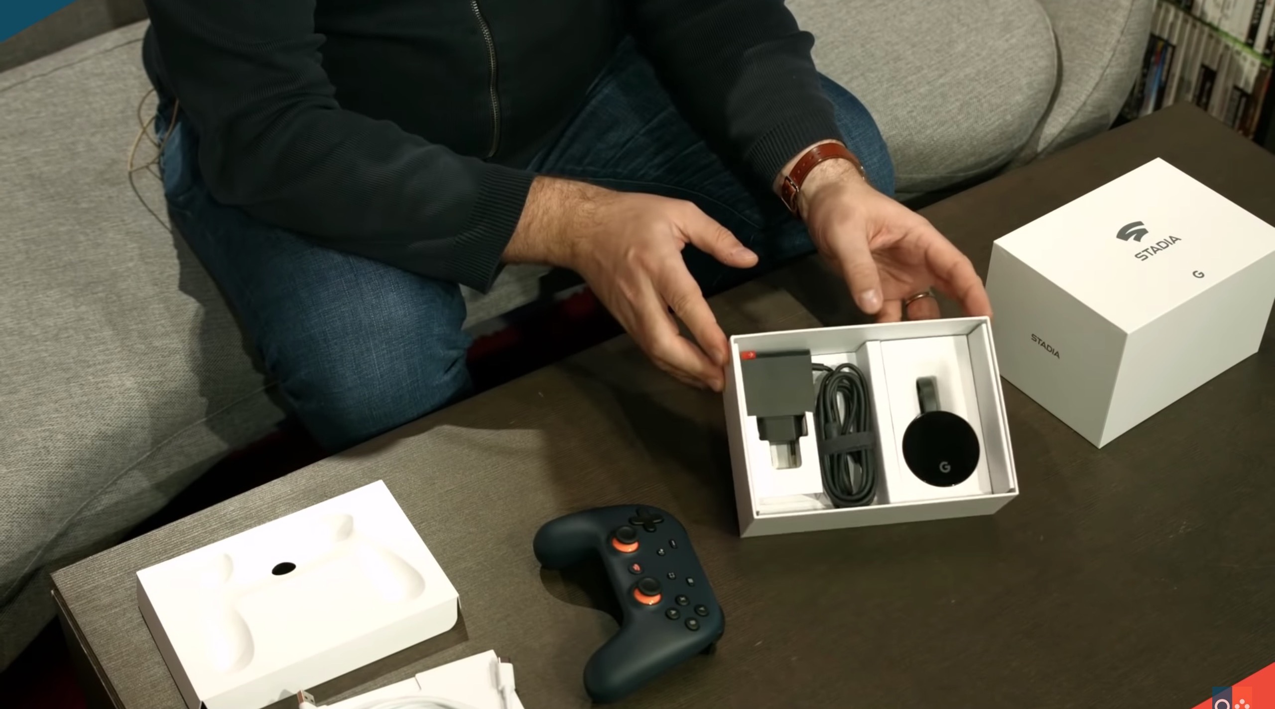 stadia-founders-edition-unboxing-4.jpg