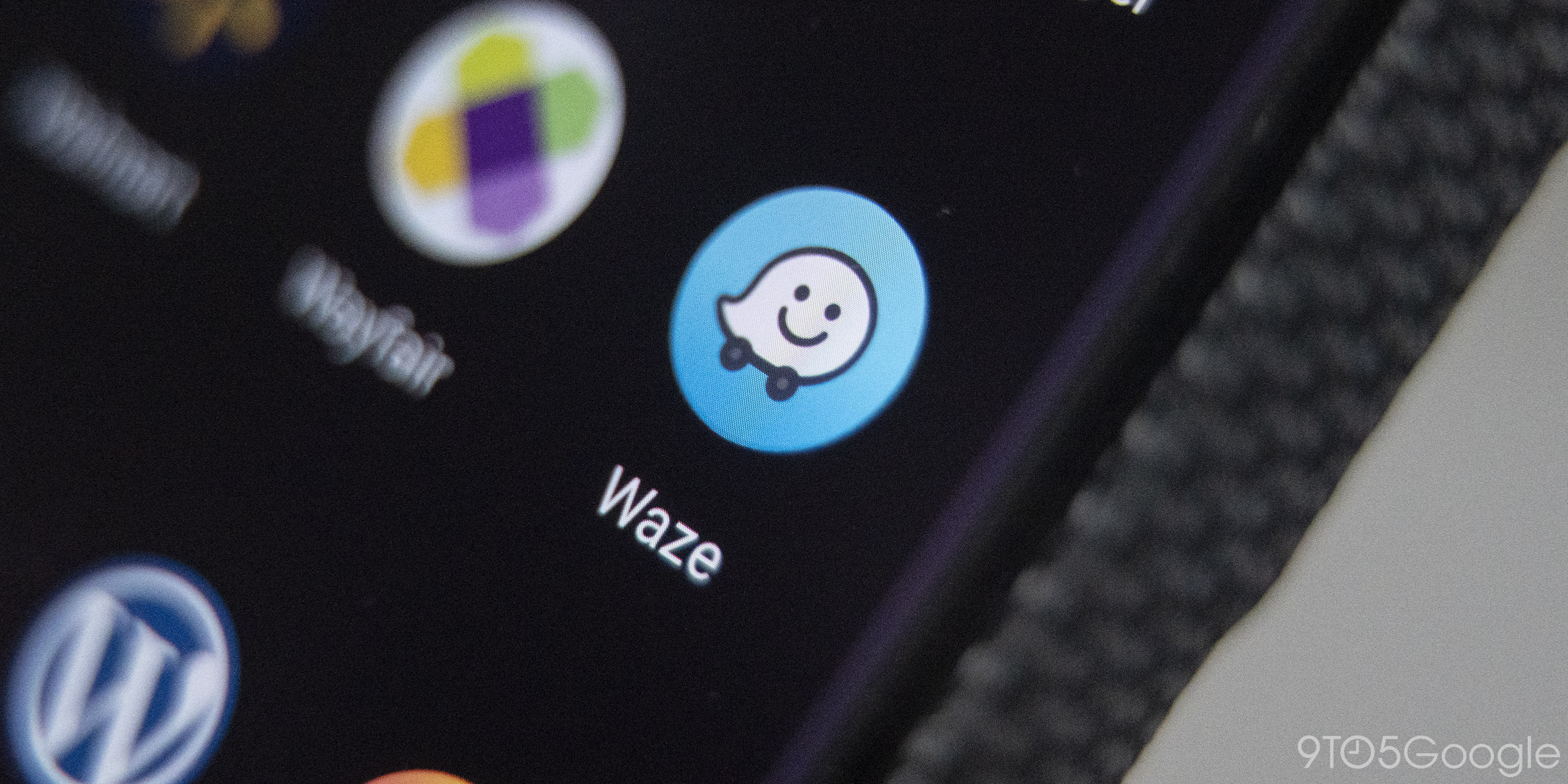 how to get celebrity voices on waze android
