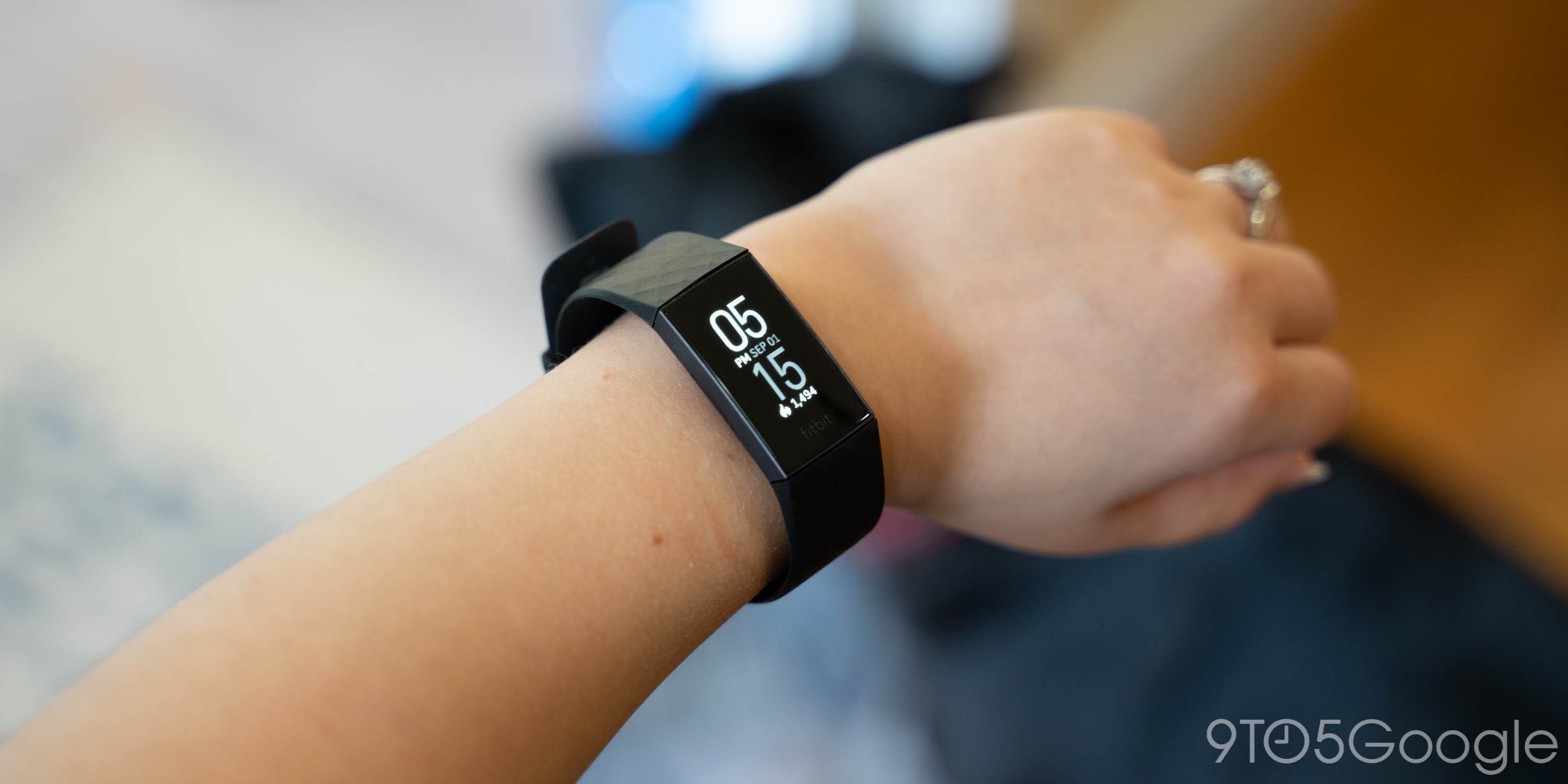Fitbit Charge 4 band is defective, the 