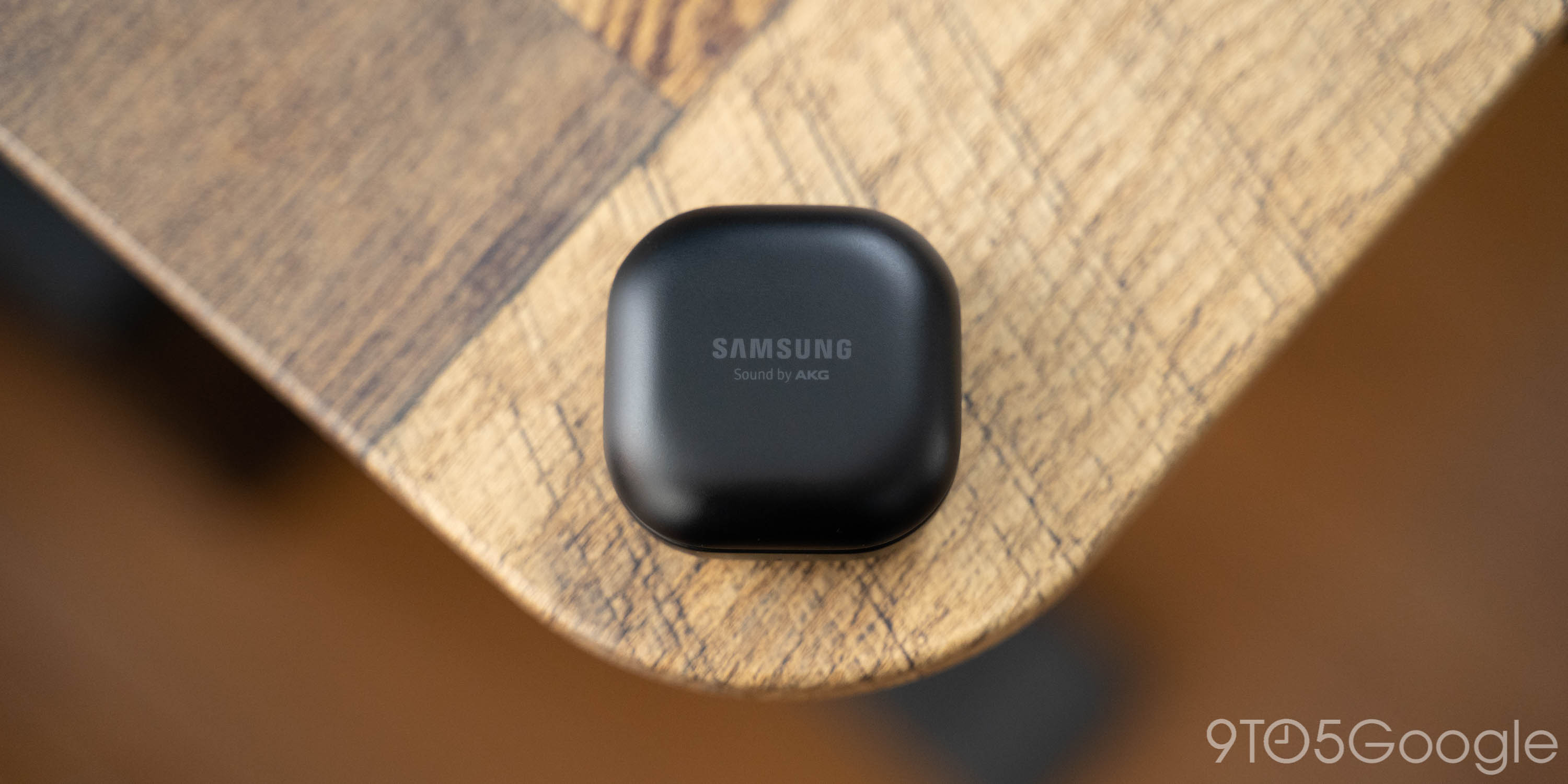 how to connect galaxy buds to fitbit versa 2