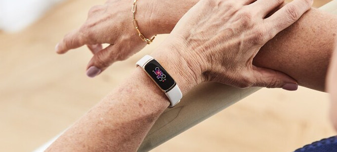 Fitbit Luxe leaks w/ slim design, revamped software - 9to5Google