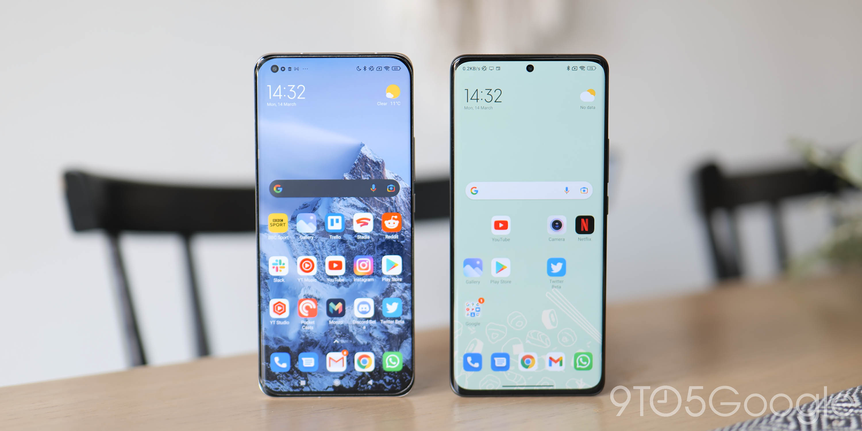 Xiaomi 12 Pro and Mi 11 Ultra displays side-by-side