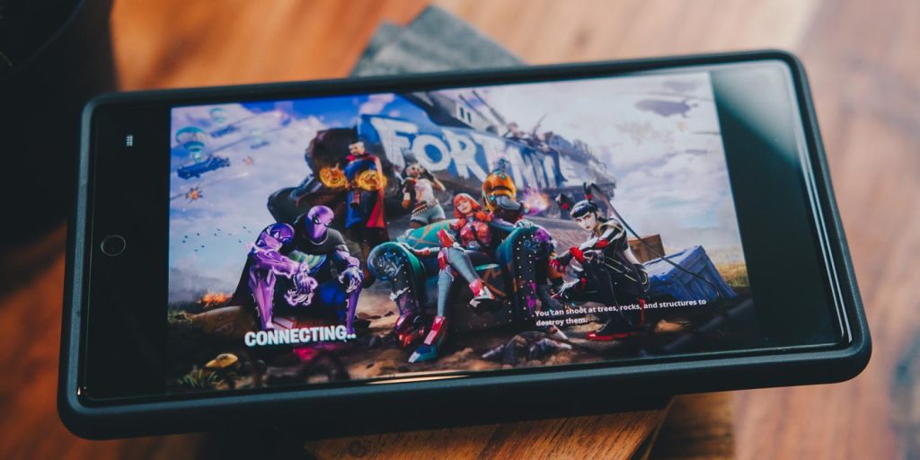 Tom Warren on X: Fortnite is arriving on Xbox Cloud Gaming today! 🎮☁️  iPhone and iPad owners can play Fortnite free and no sub needed. It's the  first free-to-play game on xCloud
