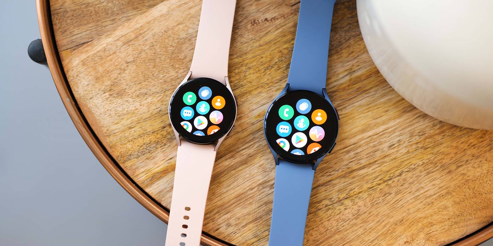 Galaxy Watch 5 40mm and 44mm side by side