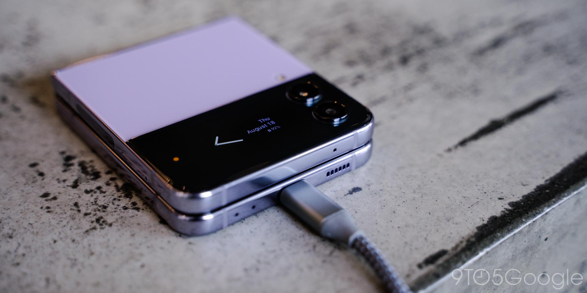 How to set Galaxy Flip 4's cover screen with AlwaysOn Display