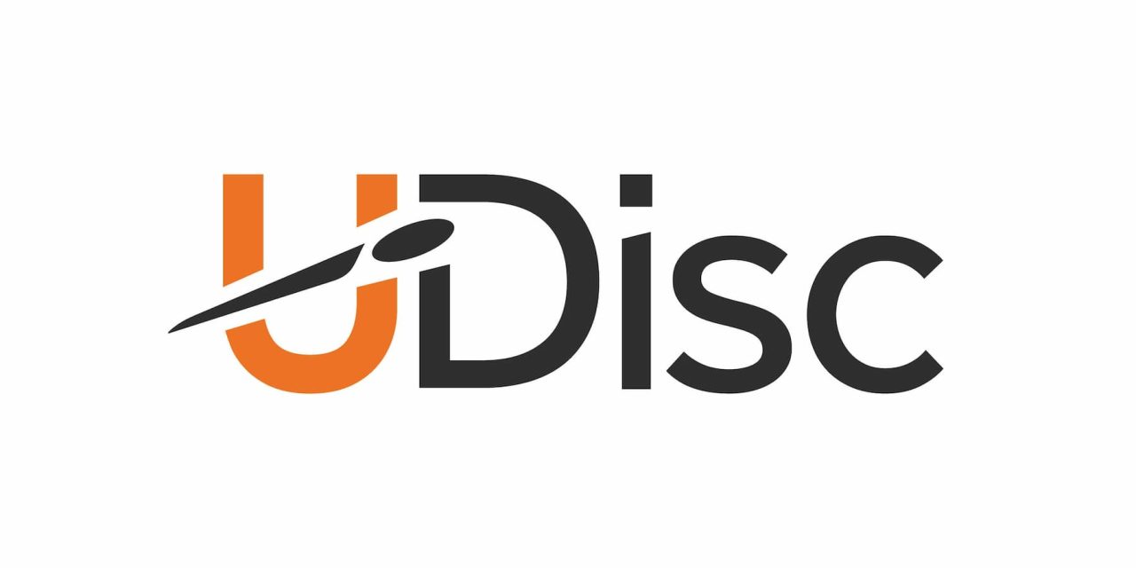 UDisc adds dark mode to the disc golf scoring app