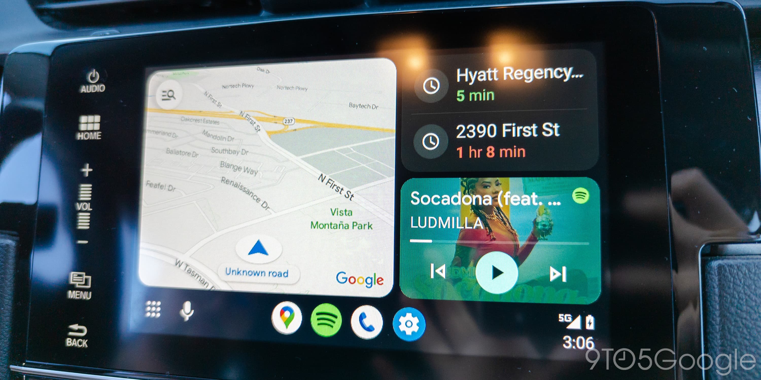 Android Auto redesign adds split-screen mode to all displays - 9to5Google