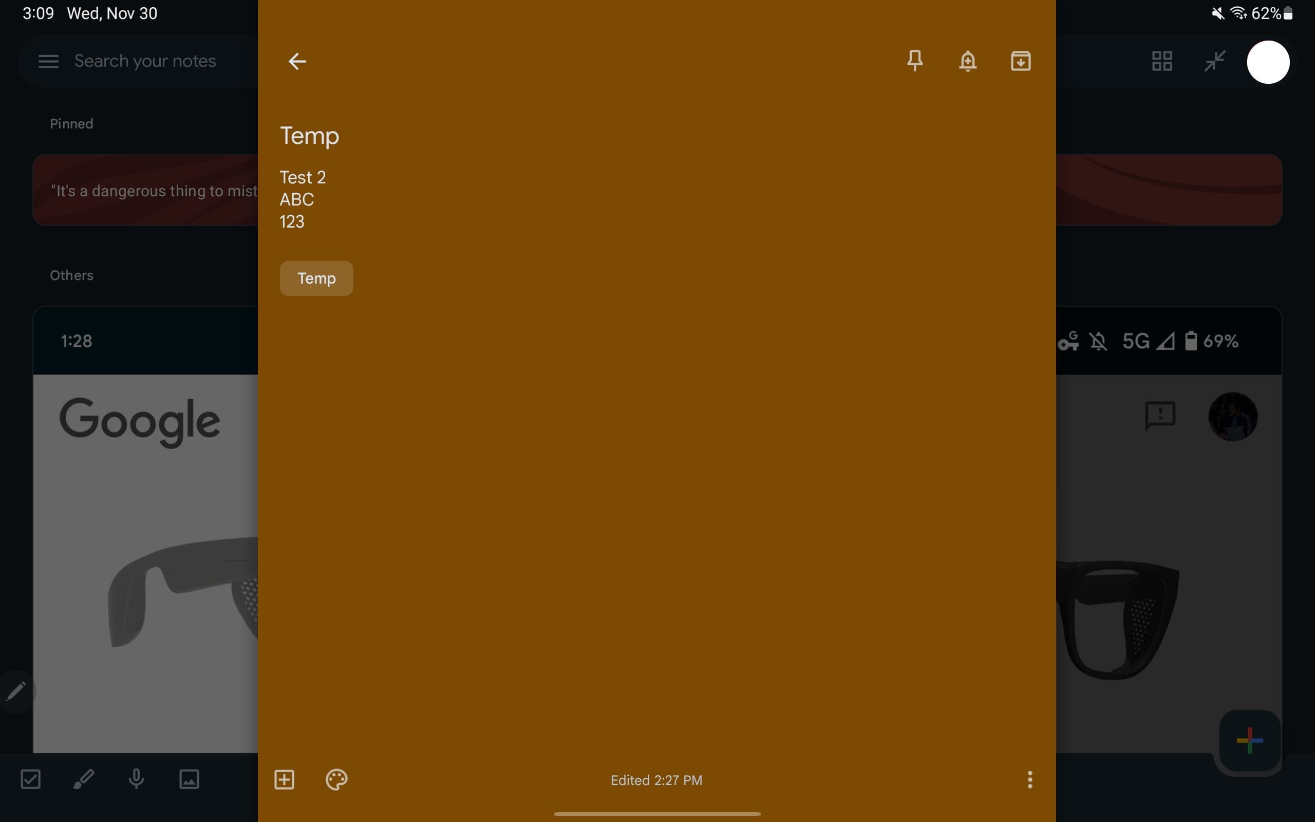 Google Keep dual-pane tablet