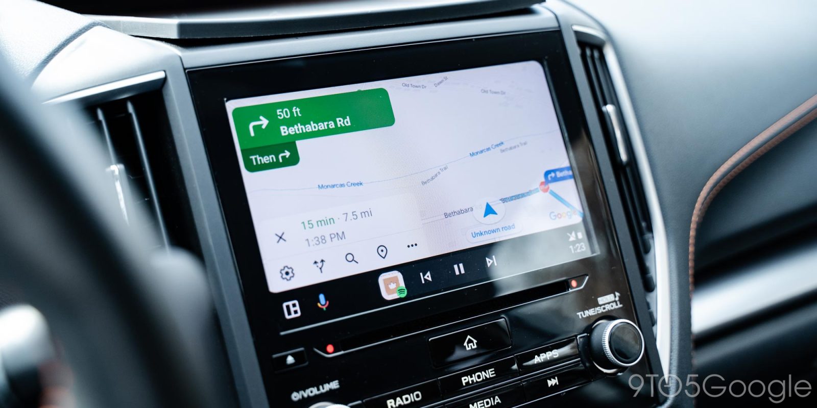 Android Auto Lets You Use Google Maps on Phone, Car Display