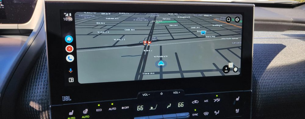 Waze now supports Android Auto’s ‘Coolwalk’ dashboard; will users actually start getting it now?