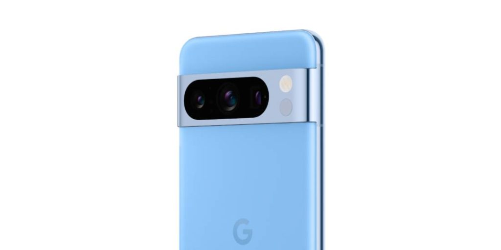 Pixel 8 Pro w kolorze niebieskim