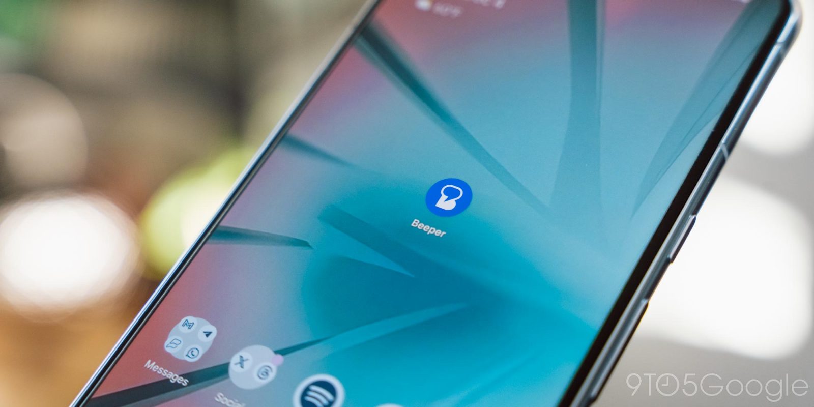 Beeper recupera la compatibilidad con Android Auto, mejora la búsqueda y más