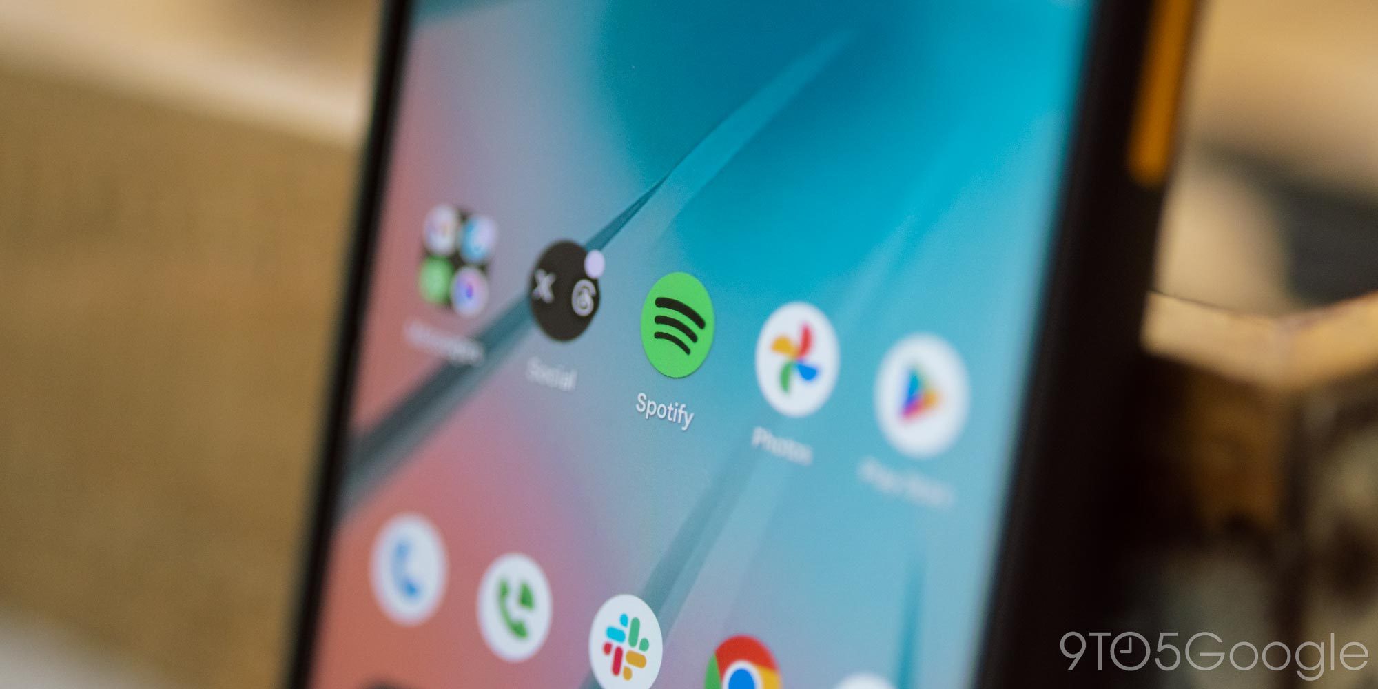 Приложение Spotify для Android теперь поддерживает папки плейлистов, функцию «Перемешать заново» и многое другое