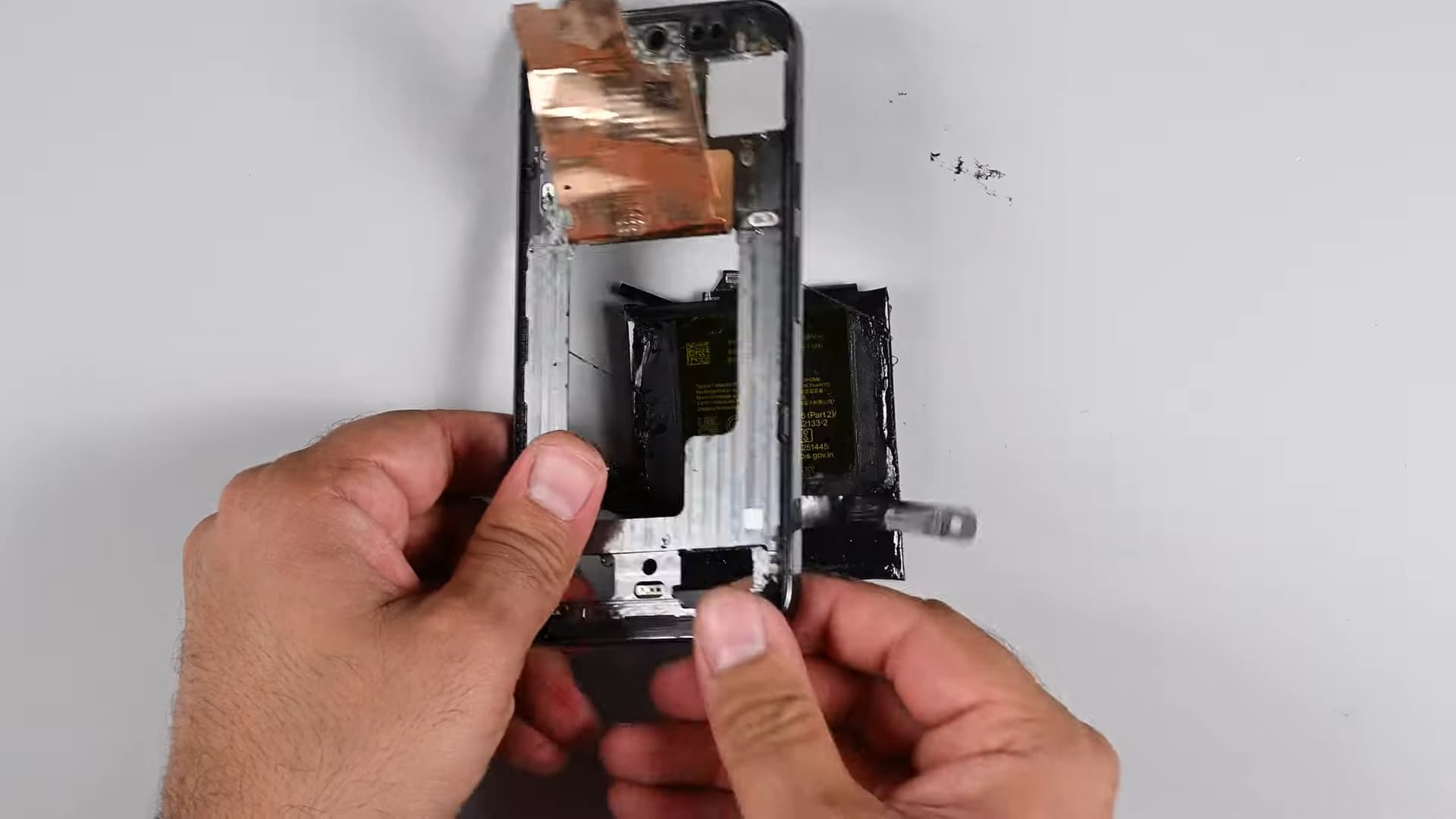 Pixel-9-Pro-teardown-5.jpg?