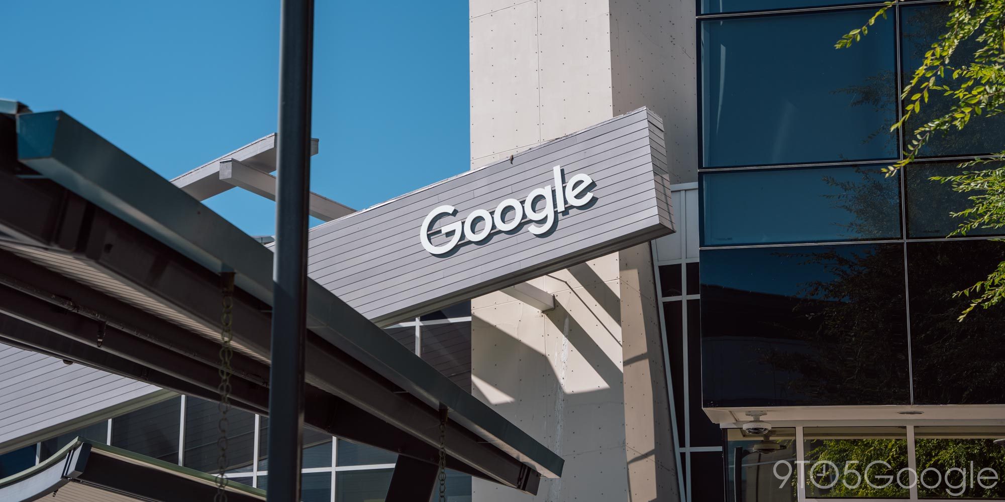Google Search тестирует замену заголовков и названий сайтов с помощью ИИ