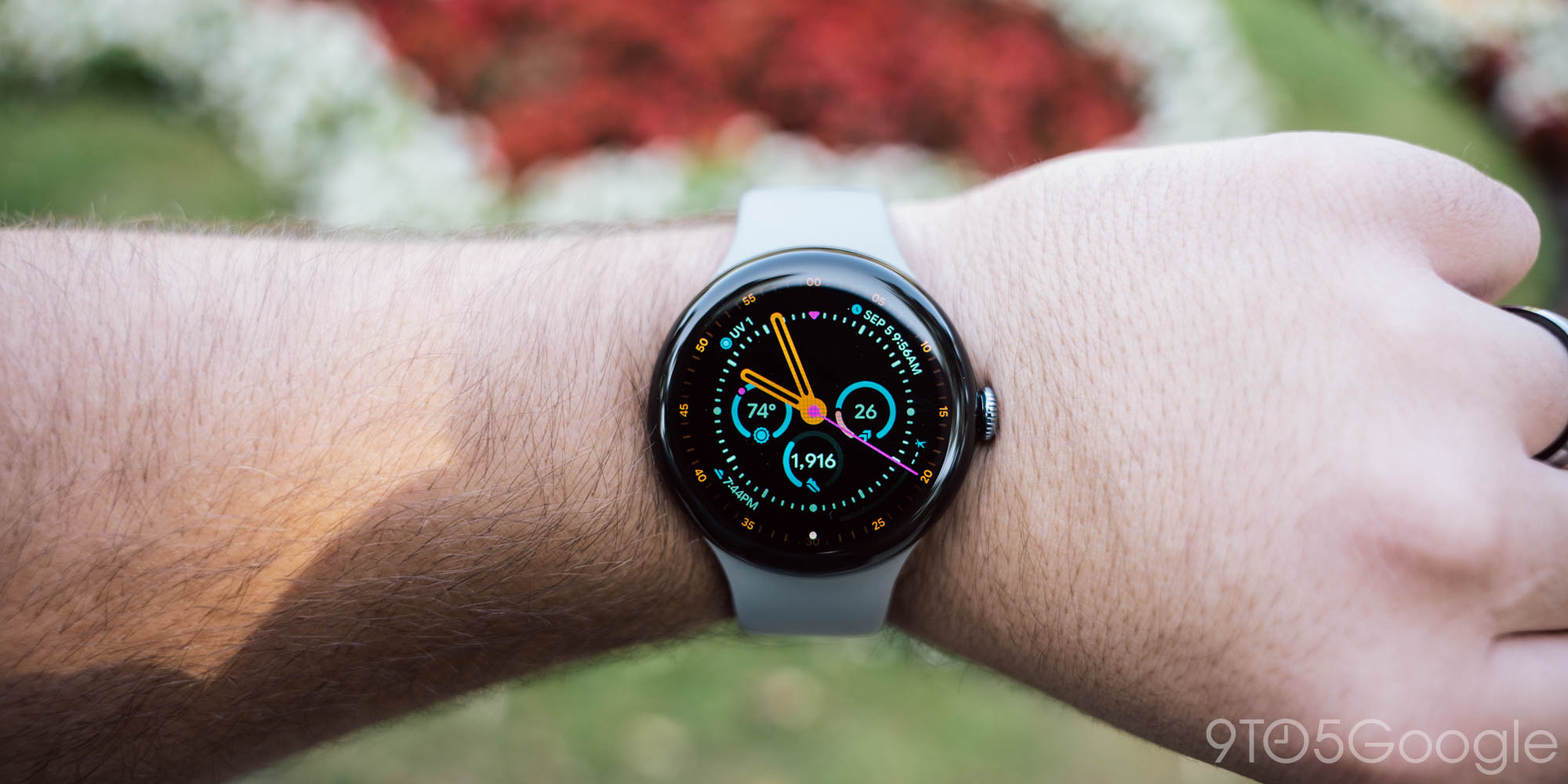 I have a love-hate relationship with the 45mm Pixel Watch 3