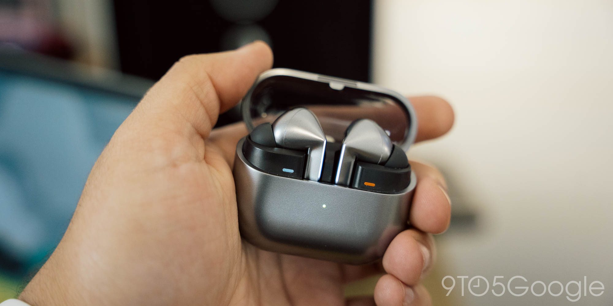 Скидки: Pixel Watch 4 LTE до $113, Galaxy Buds 3 Pro до $144, 4K 3D Odyssey монитор более чем на $1000 дешевле и другие