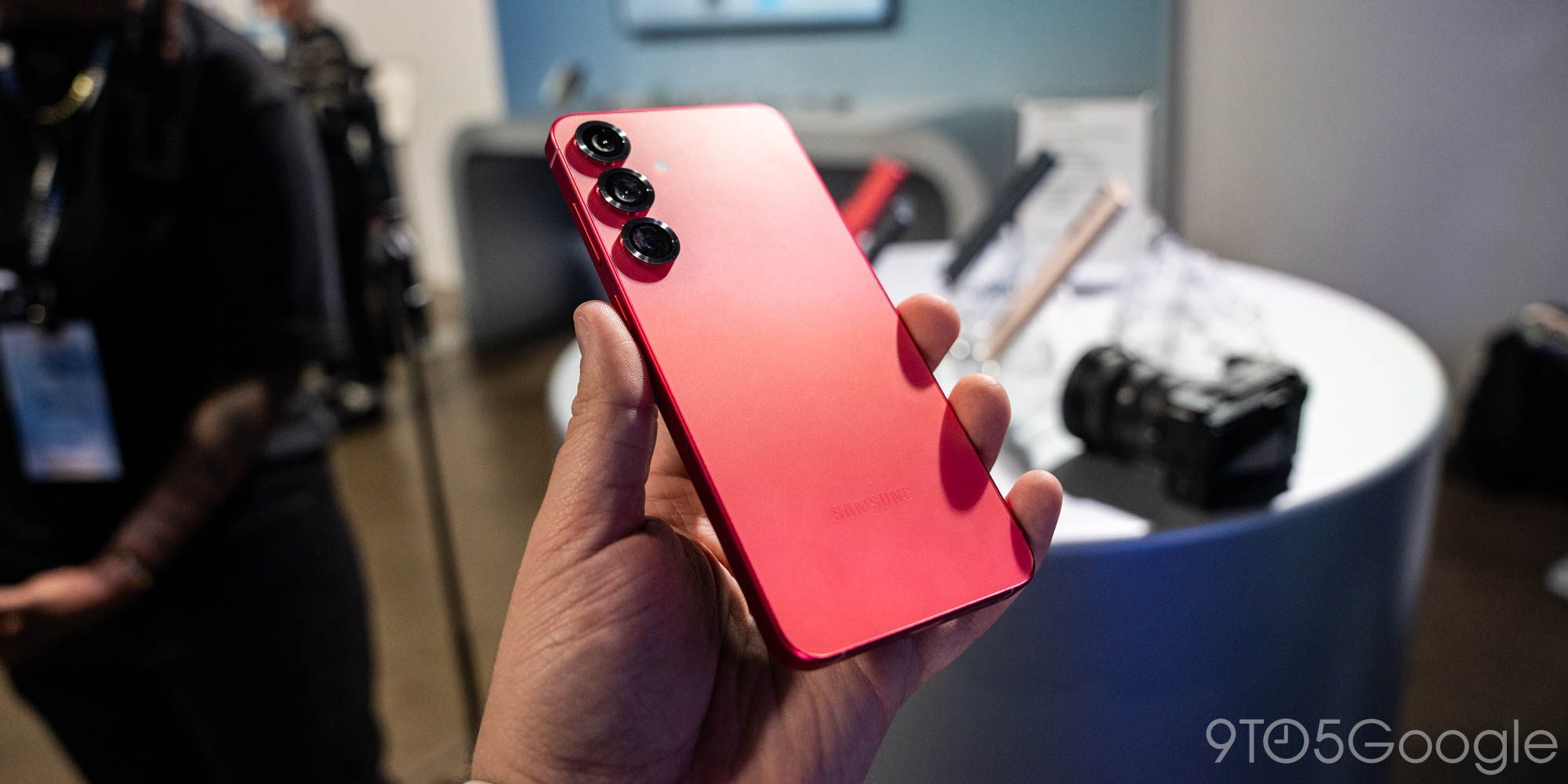 Galaxy S26 Pro и Edge: утечка спецификаций батарей, и оба получат улучшения