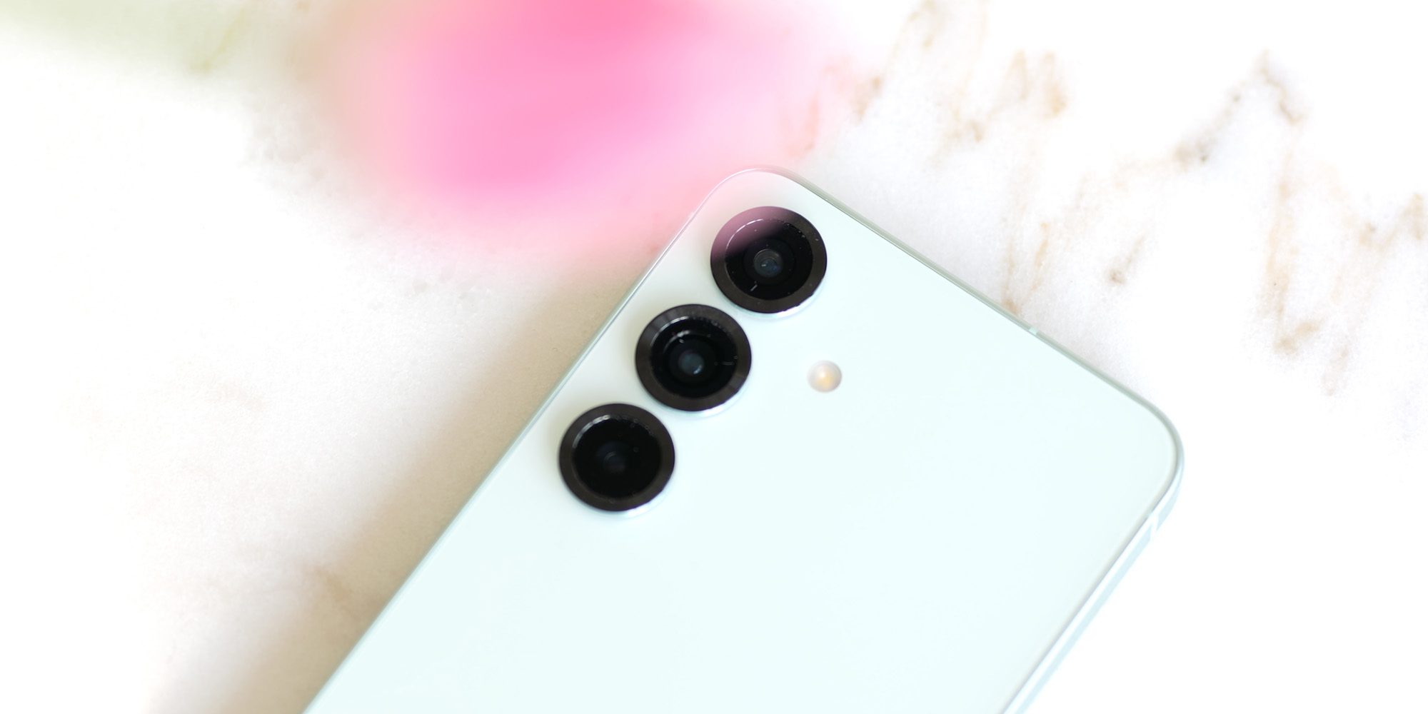 Samsung «торопит» выпуск Galaxy S26+, который практически не изменился