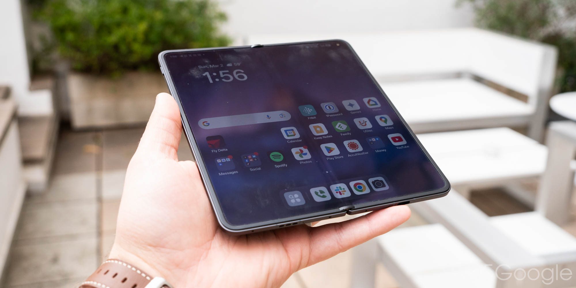 Oppo дразнит складкой без залома для Find N6 перед предполагаемым запуском в марте