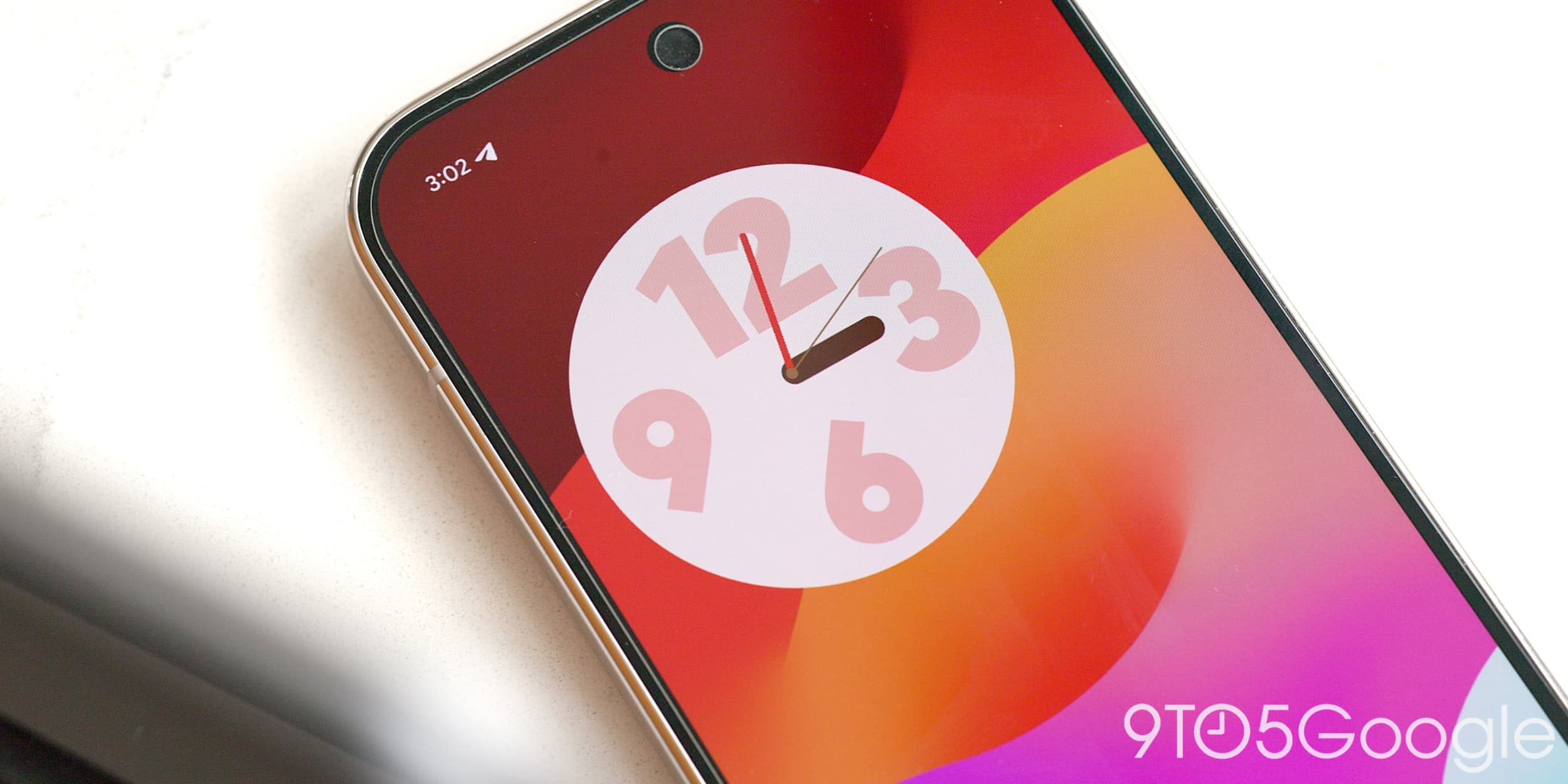 Google Clock 8.1 получает редизайн Material 3 Expressive