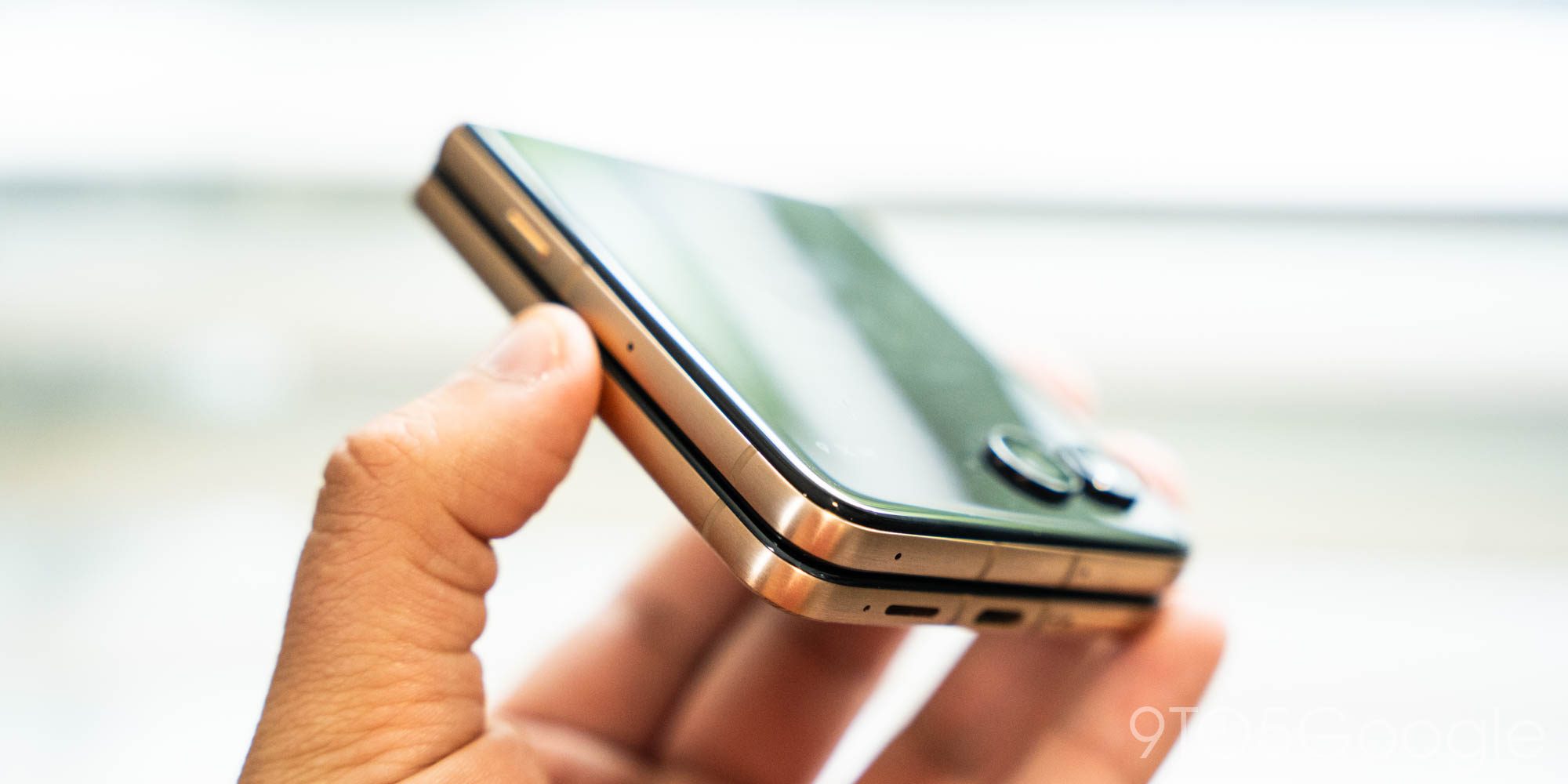 Скидки: Razr Ultra 2025 года со скидкой $400, Galaxy S25 Edge со скидкой $400, Chromebook Flex 5i от Lenovo со скидкой $140 и другие