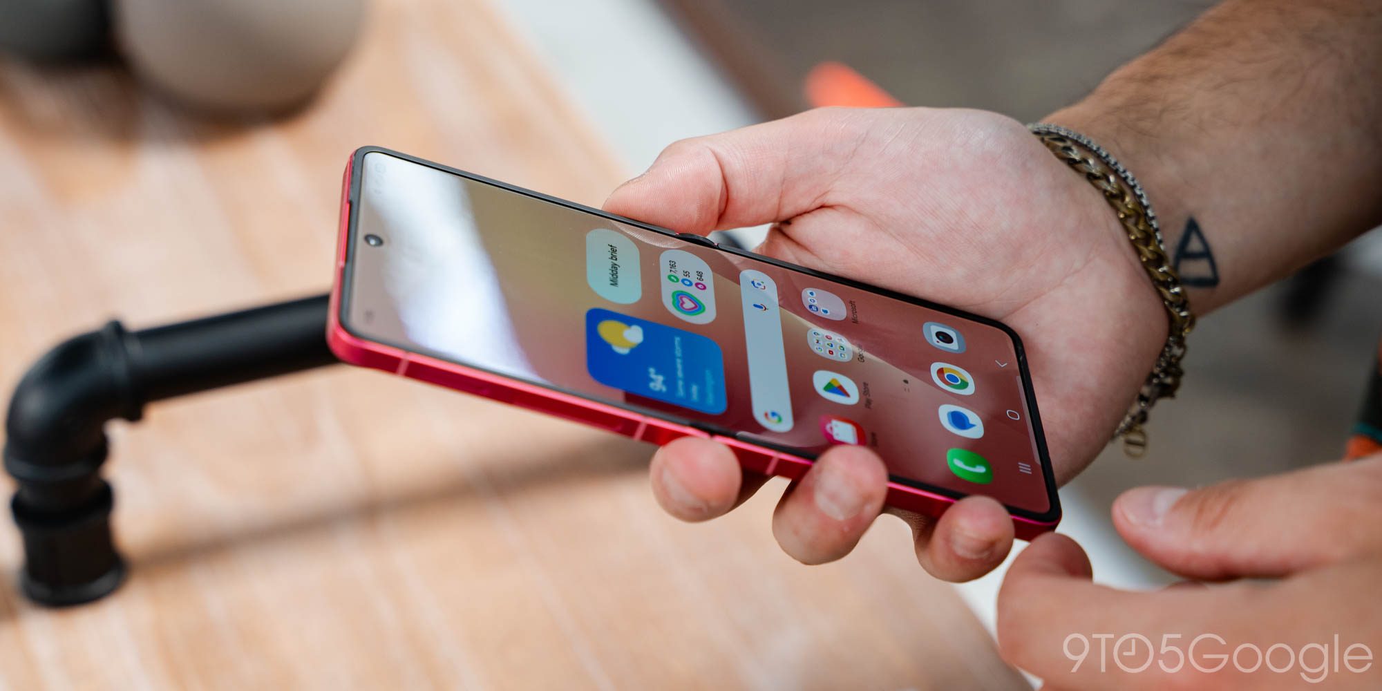 Обновление One UI 8.5 от Samsung продолжает утекать, добавляя «3D» иконки и больше визуальных эффектов Liquid Glass [Галерея]