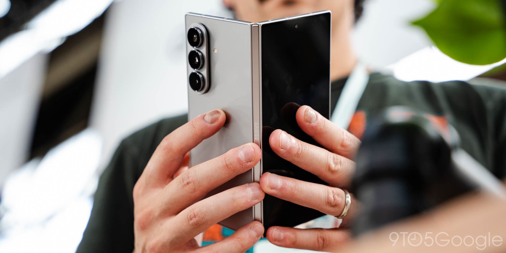 Samsung Galaxy: Для полноценной поддержки Qi2 требуется полный редизайн
