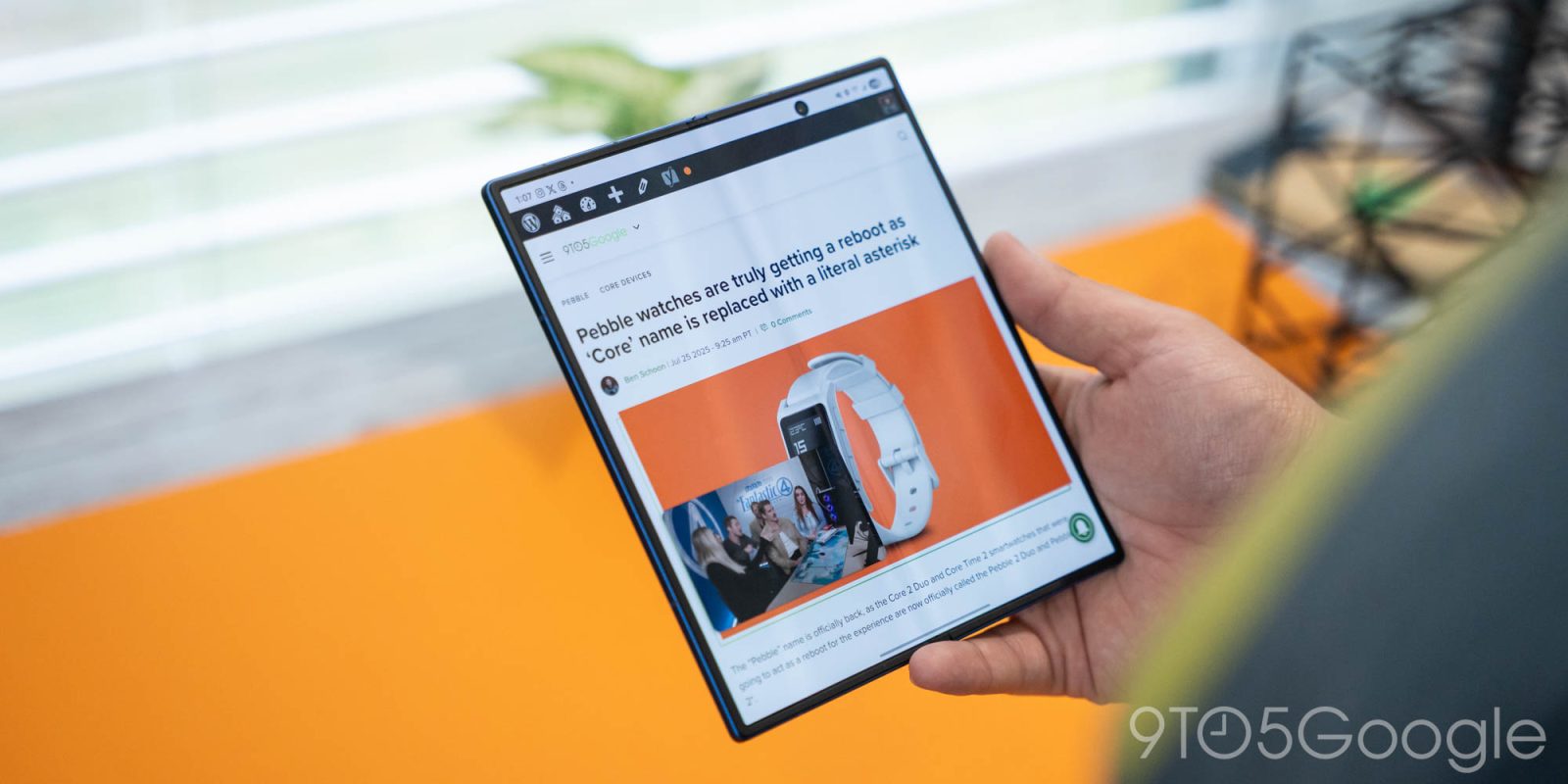 Samsung’s crease-less foldable display might also use more ultra-thin glass