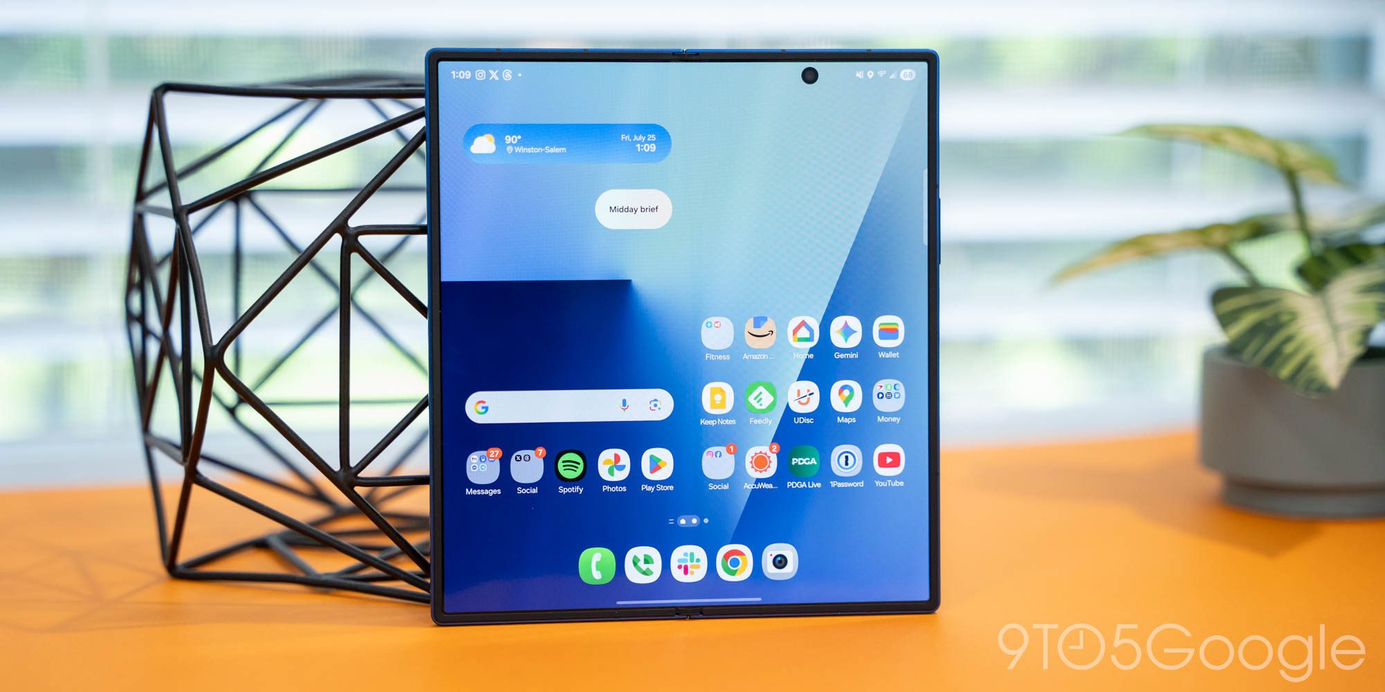 Samsung готовится к запуску TriFold в этом месяце, а популярность Galaxy Z Fold 7 взлетает