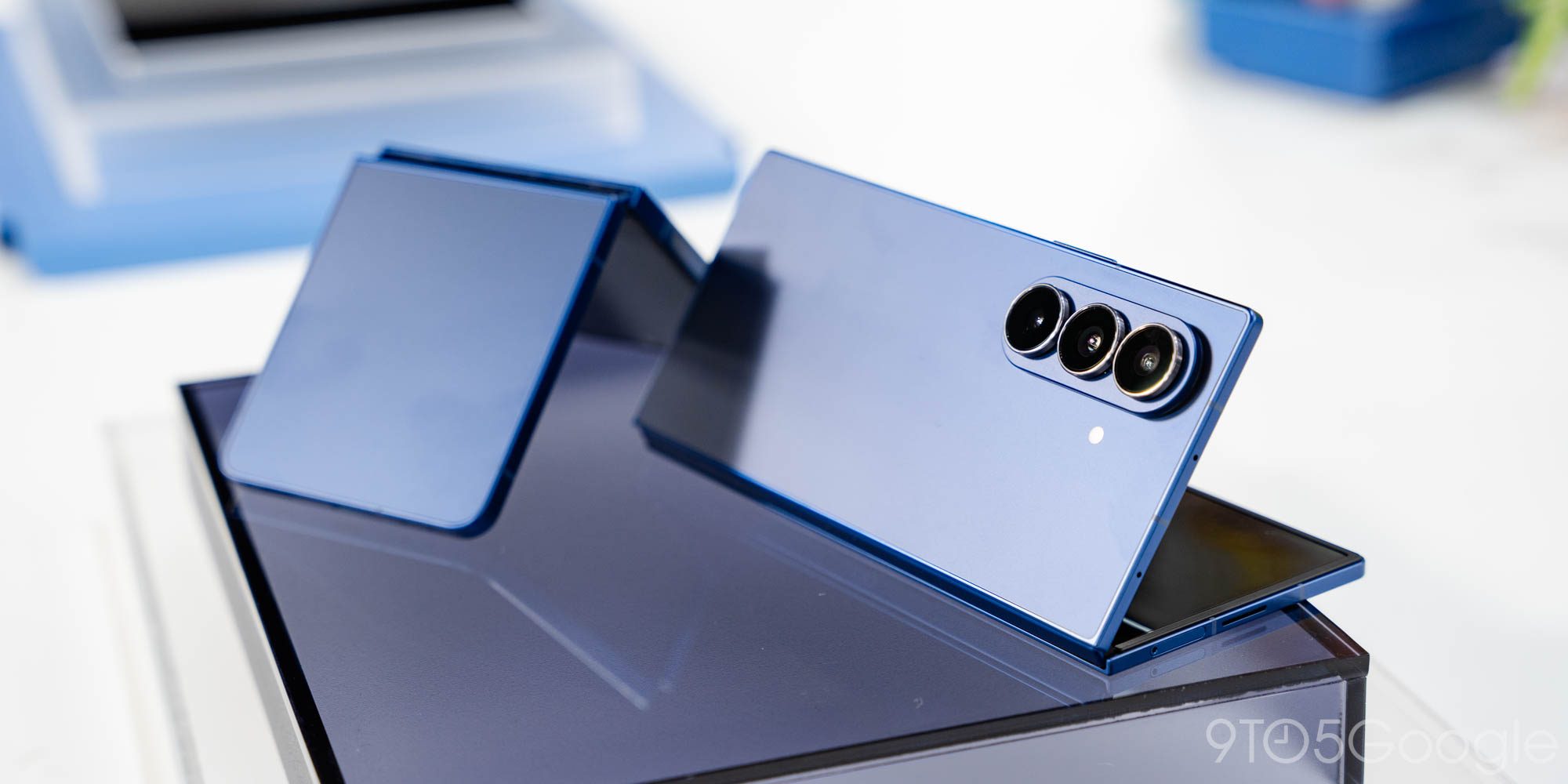 Скидки: все модели Galaxy Z Fold 7 на $400 дешевле, ноутбуки PC до $900 дешевле, Google TV TCL Mini-LED от $300 и многое другое