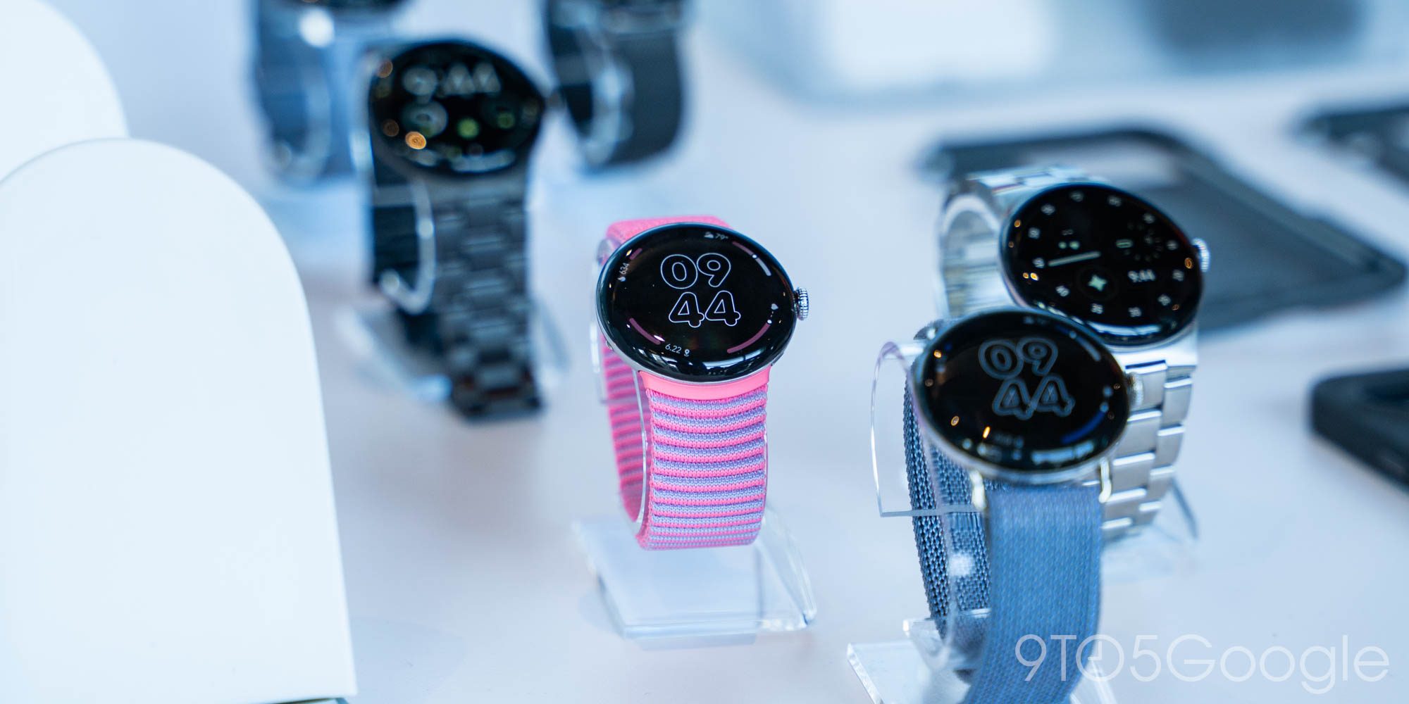 Официальные ремешки для Google Pixel Watch снова со значительными скидками: цены начинаются от 10 долларов