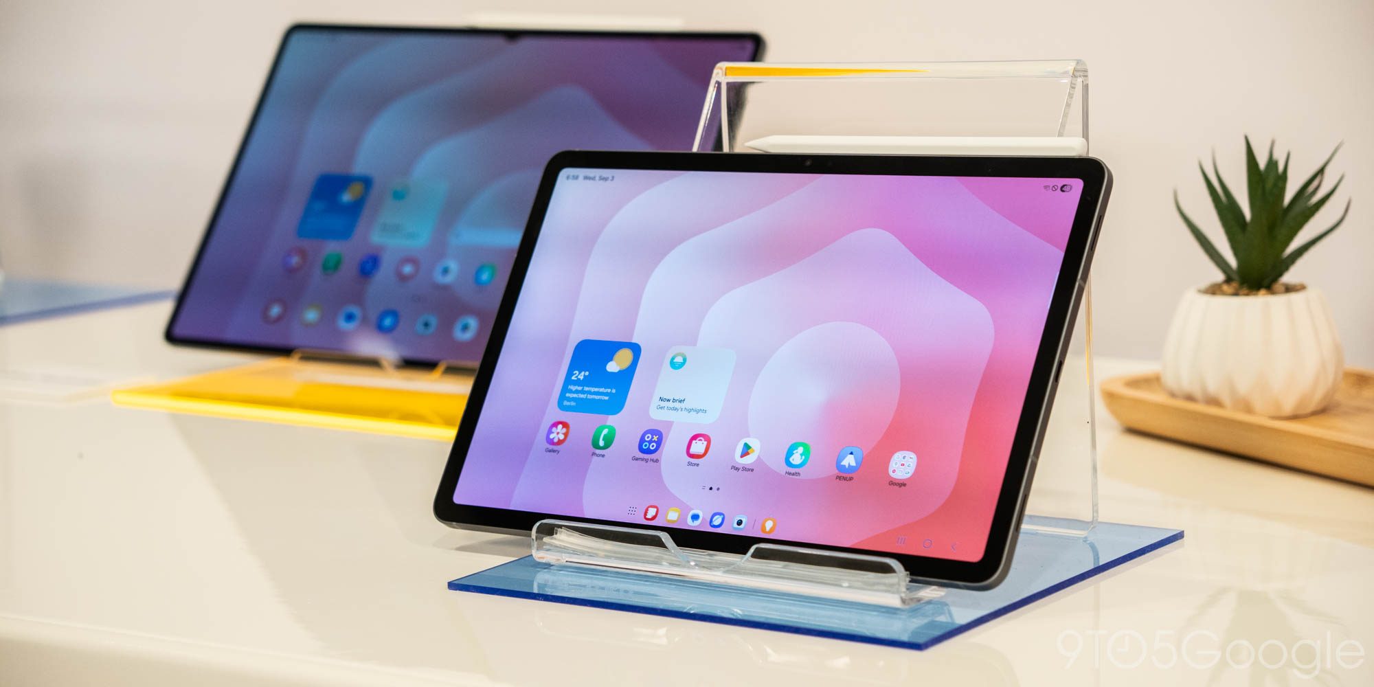 Скидки: Samsung Galaxy Tab S серии от $380, Pixel Buds Pro 2, док-станция Anker Nano и дорожный адаптер от $20, и многое другое