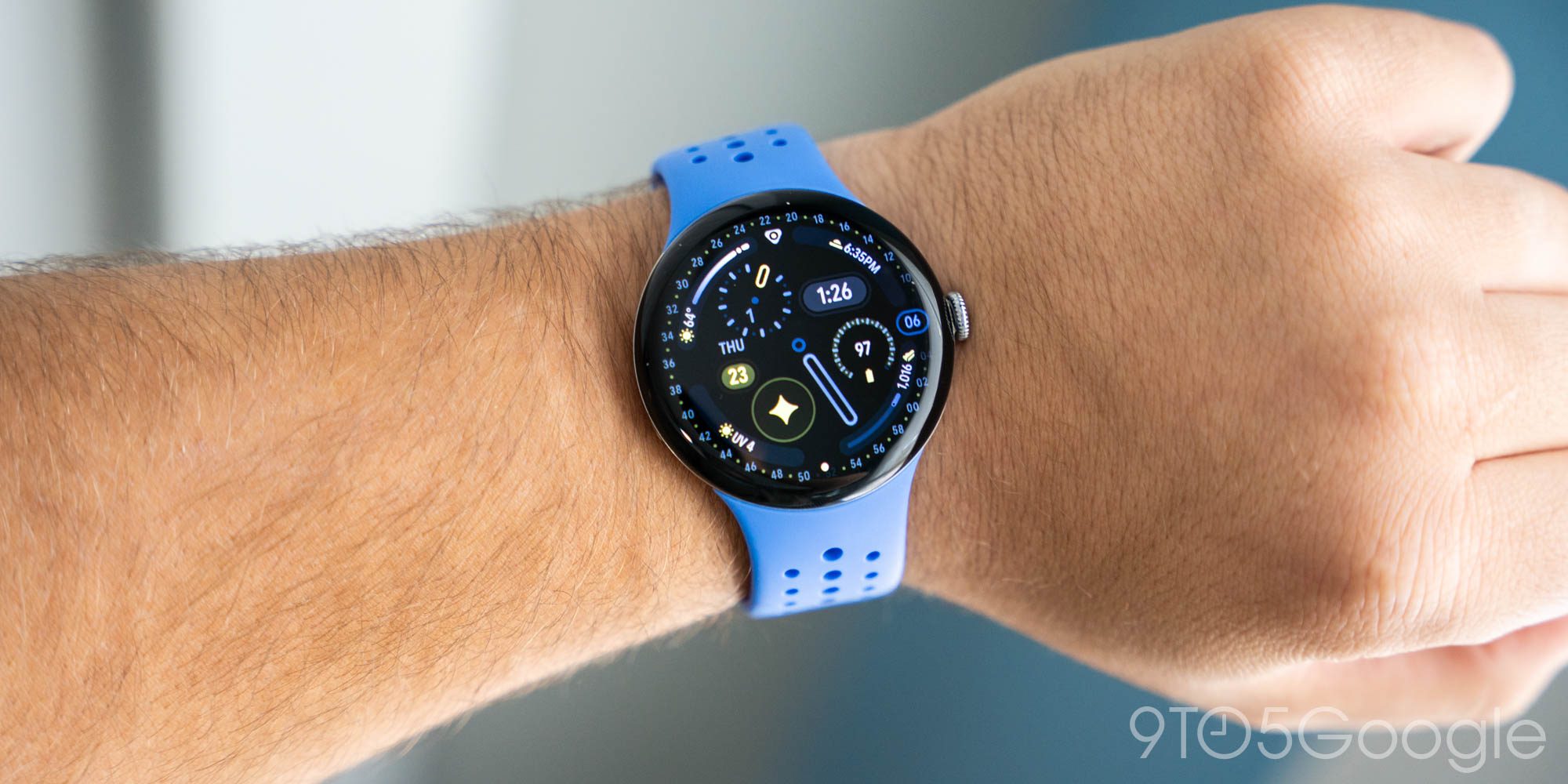 В обновлениях Pixel Watch отказались от бренда Fitbit, приложение ЭКГ получило новый значок и исправление
