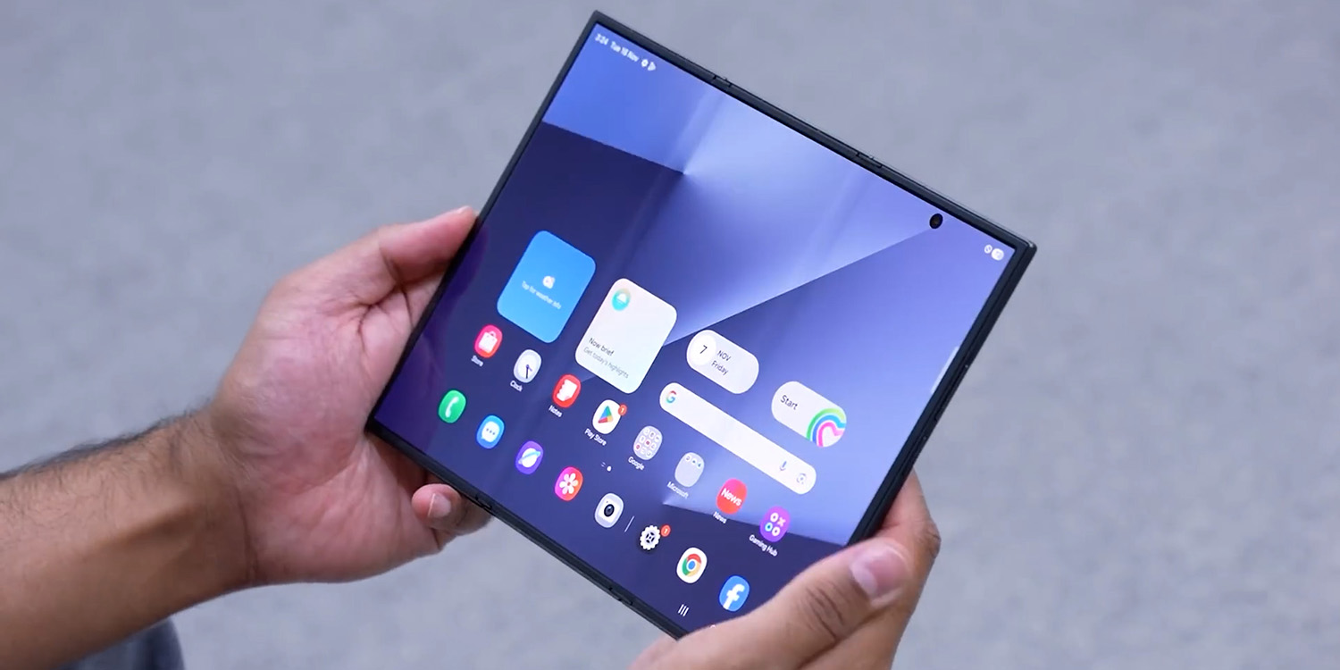 Экран Samsung Galaxy Z TriFold в полностью разложенном состоянии