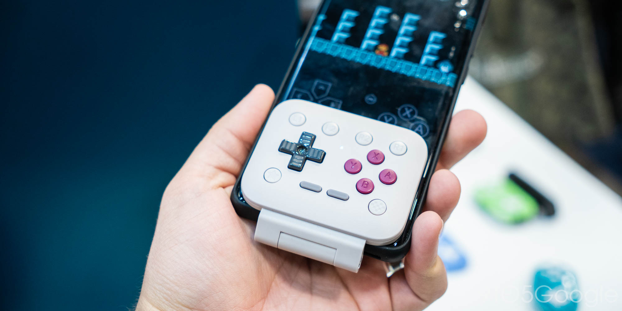 8BitDo Flip Pad is a perfectly portable Android emulator controller