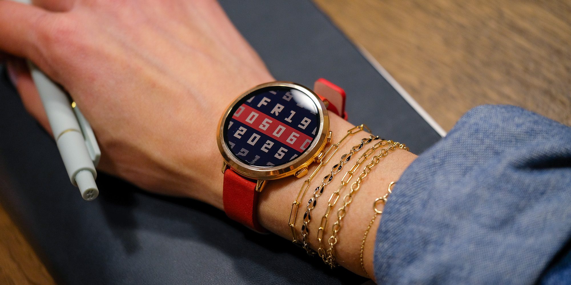 Смарт-часы Pebble Round перезапущены за 199 долларов с крупными обновлениями