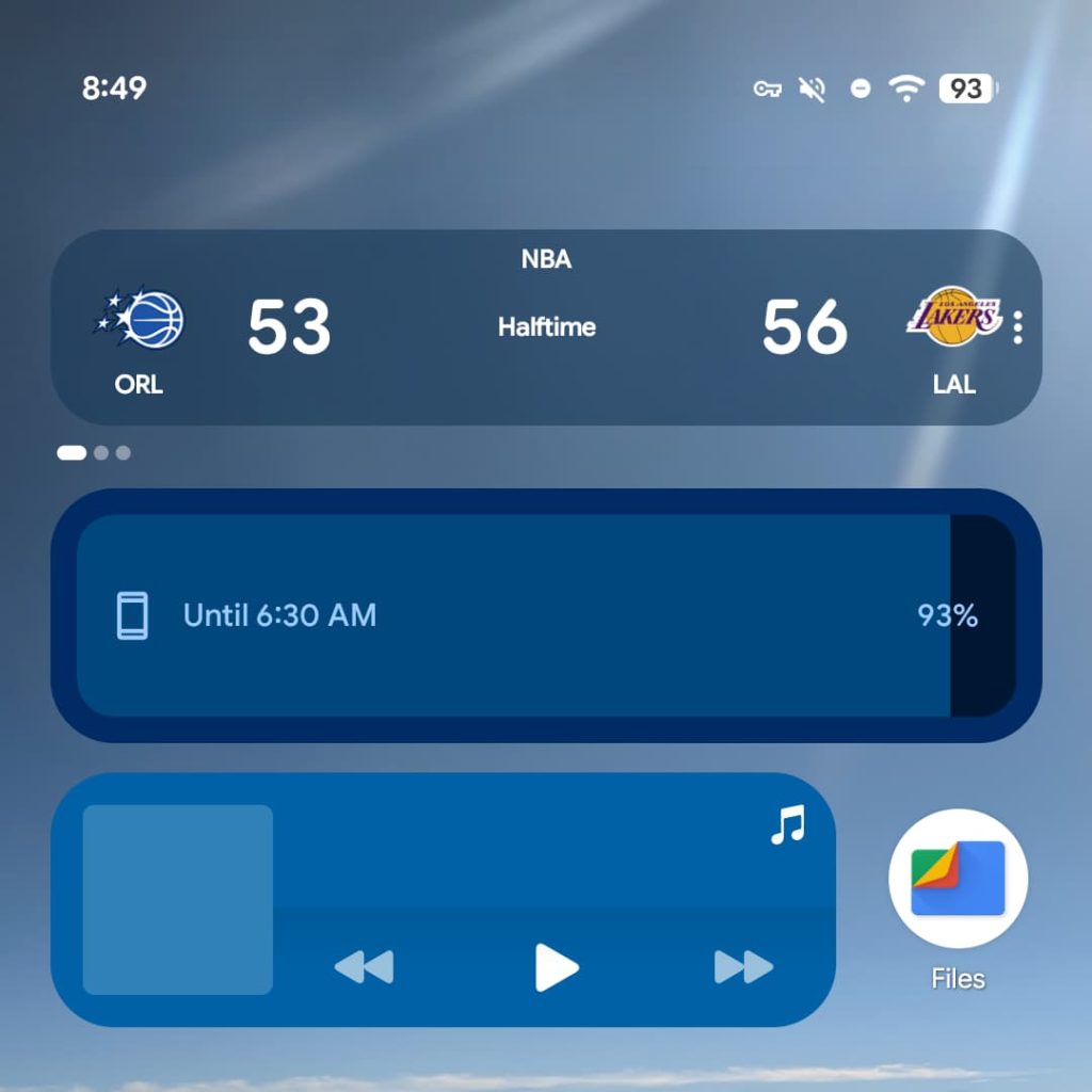 Pixel At a Glance rolling out Sports and Finance updates