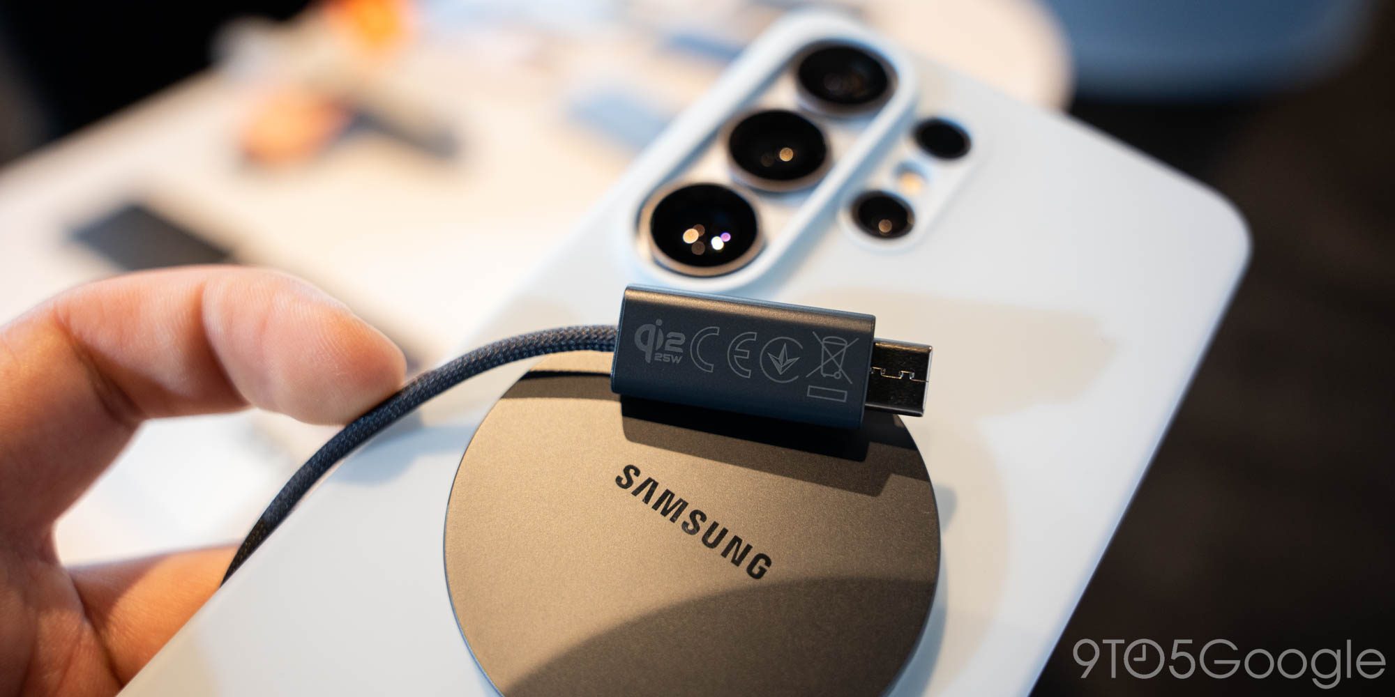 Серия Galaxy S26 получит более быструю проводную и беспроводную зарядку, но вам понадобятся собственные магниты Qi2