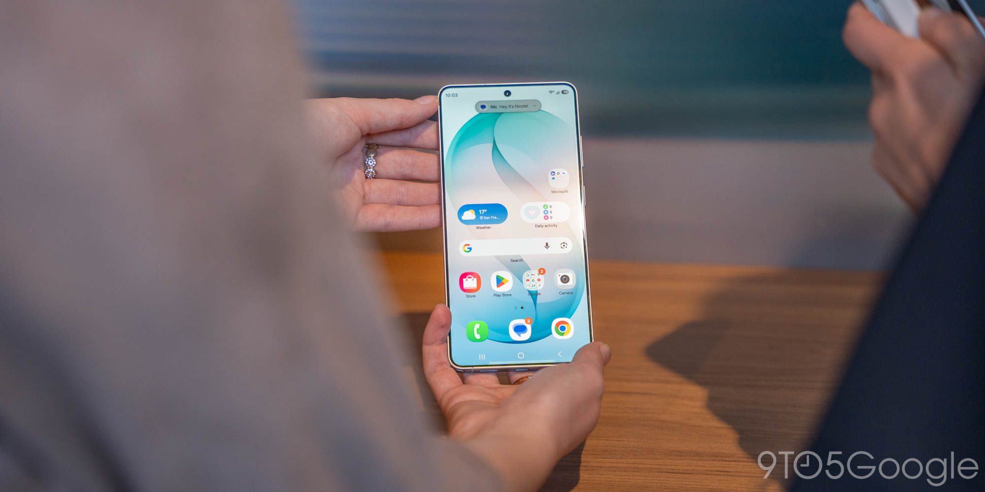 Samsung подтвердила, что в серии Galaxy S26 установлен 8-битный дисплей, несмотря на путаницу с 10-битным