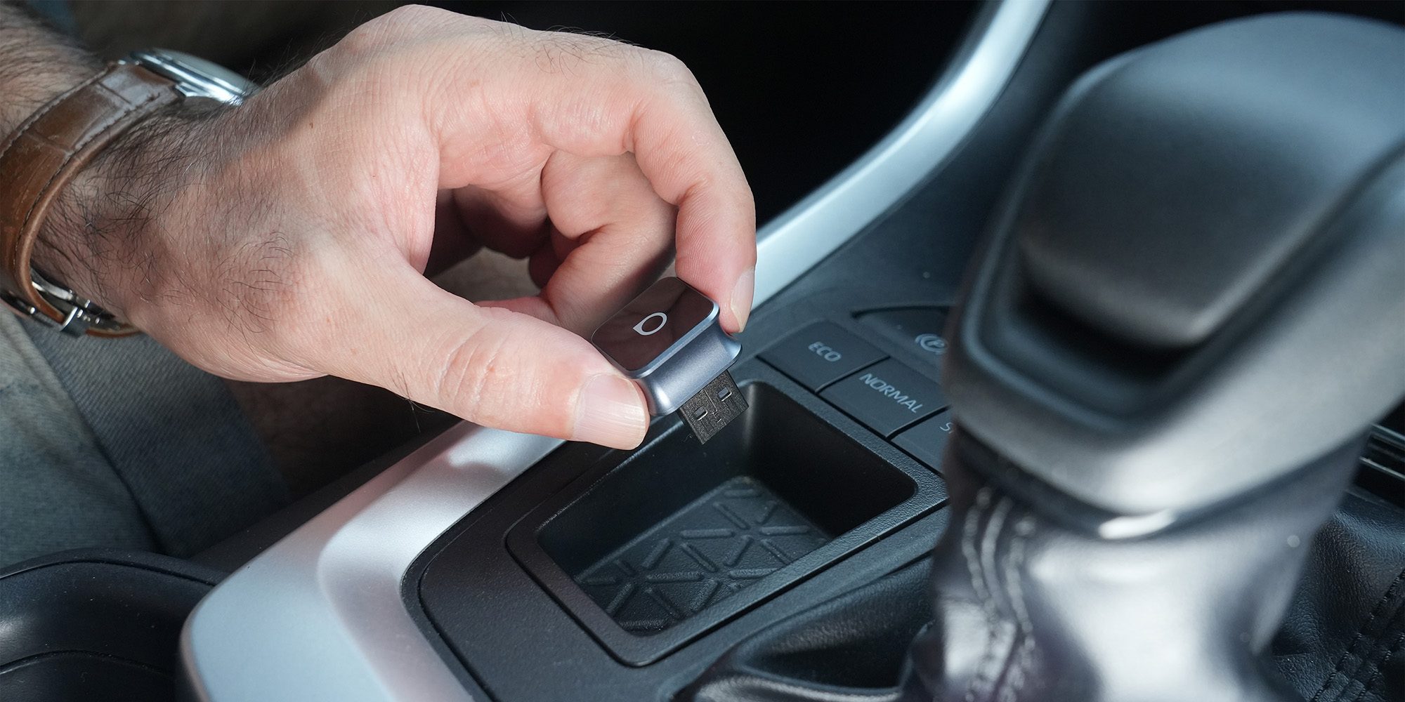 Улучшите свою Android Auto с помощью этих беспроводных адаптеров с множеством функций со скидкой 15%
