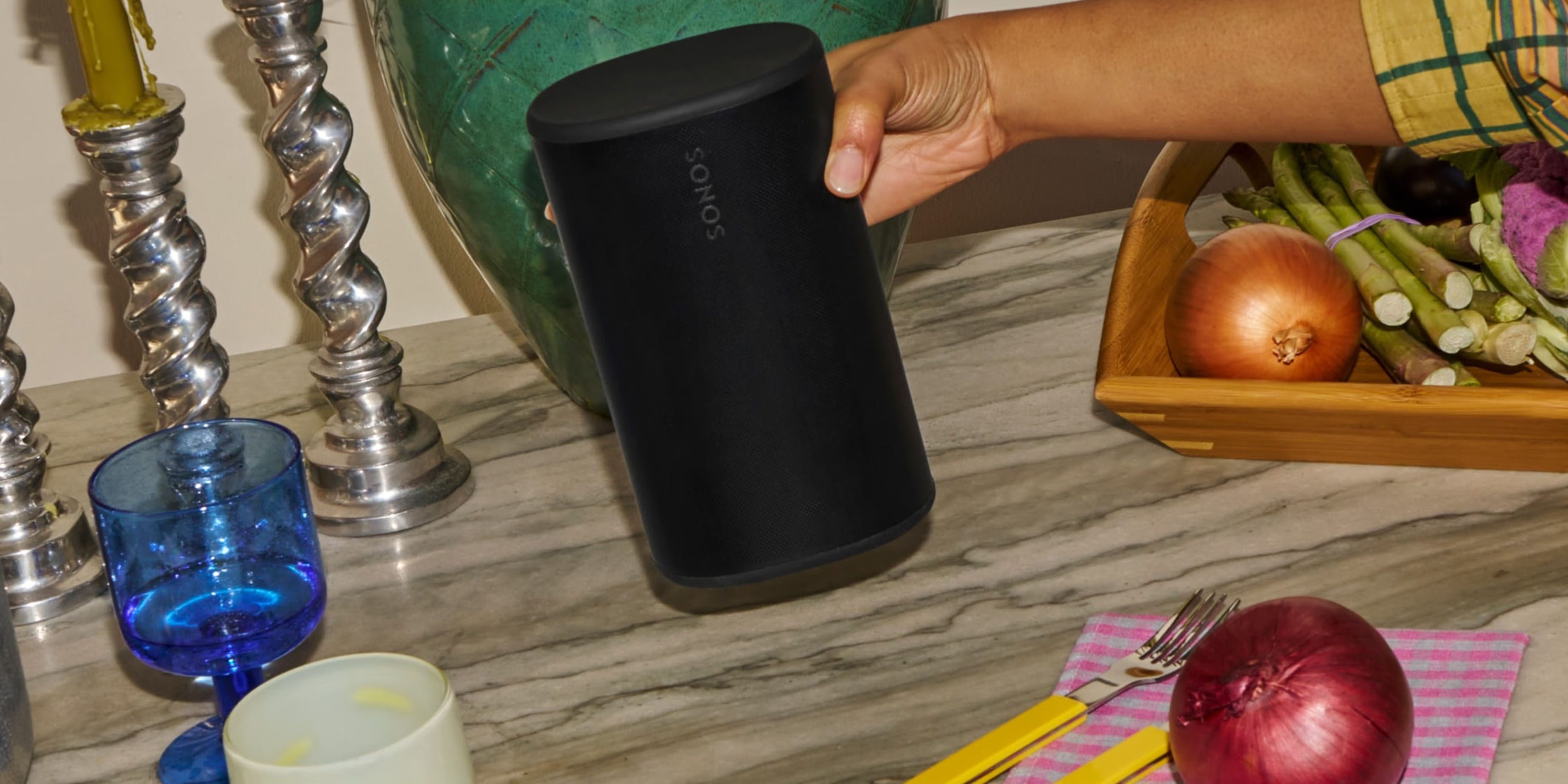 Sonos возвращается к производству колонок с портативной Play за 300 долларов и более дешевой Era 100 SL