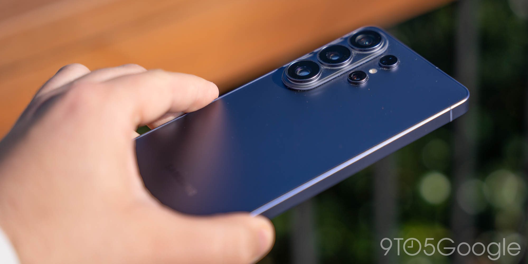 Samsung подтвердила: поддержка AirDrop появится на Galaxy S26 «скоро» через Quick Share